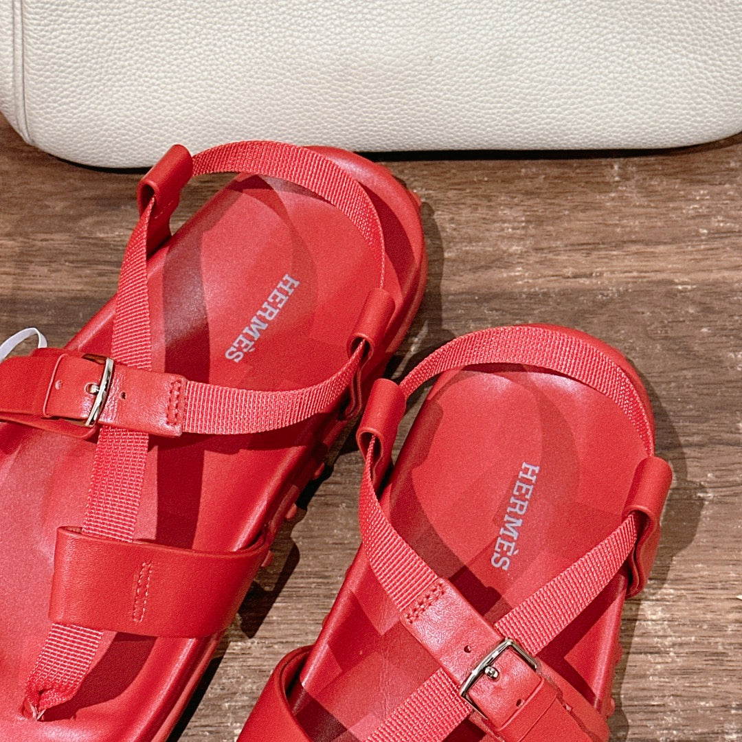 HM Inboard Sandals Red Canvas Leather 849585