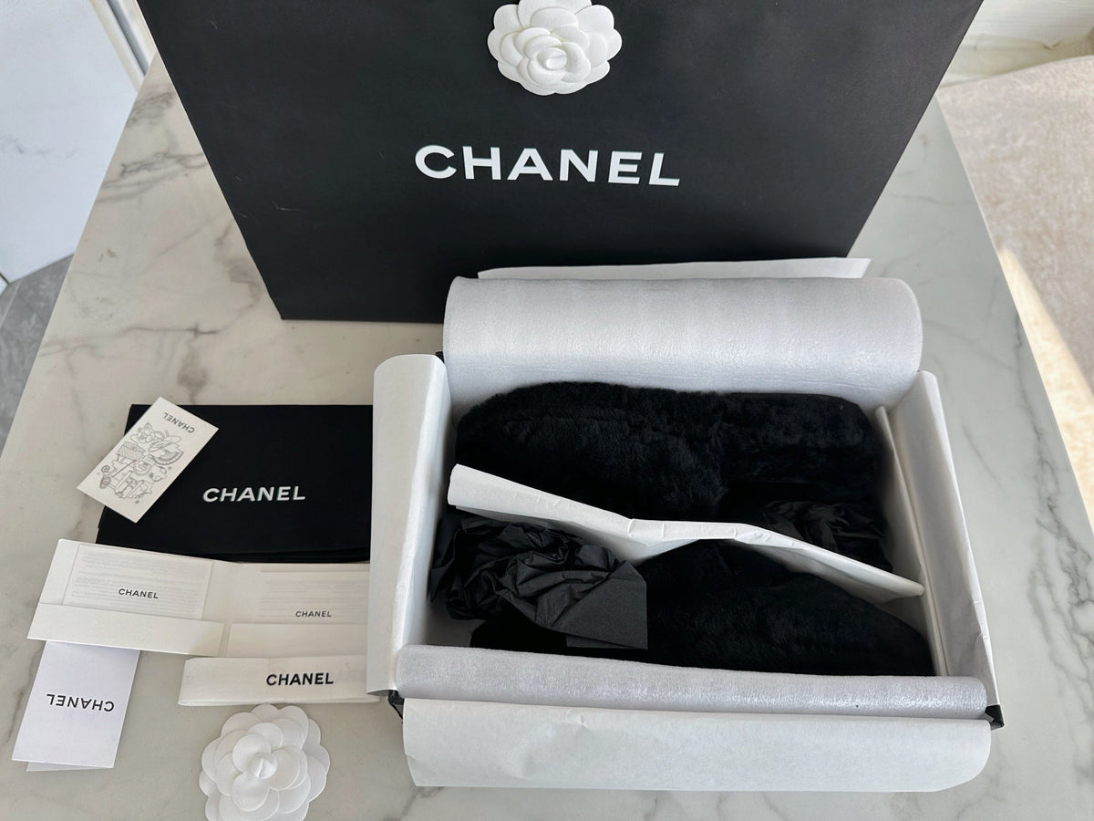 CC 26s Slippers Black Shearling 964947