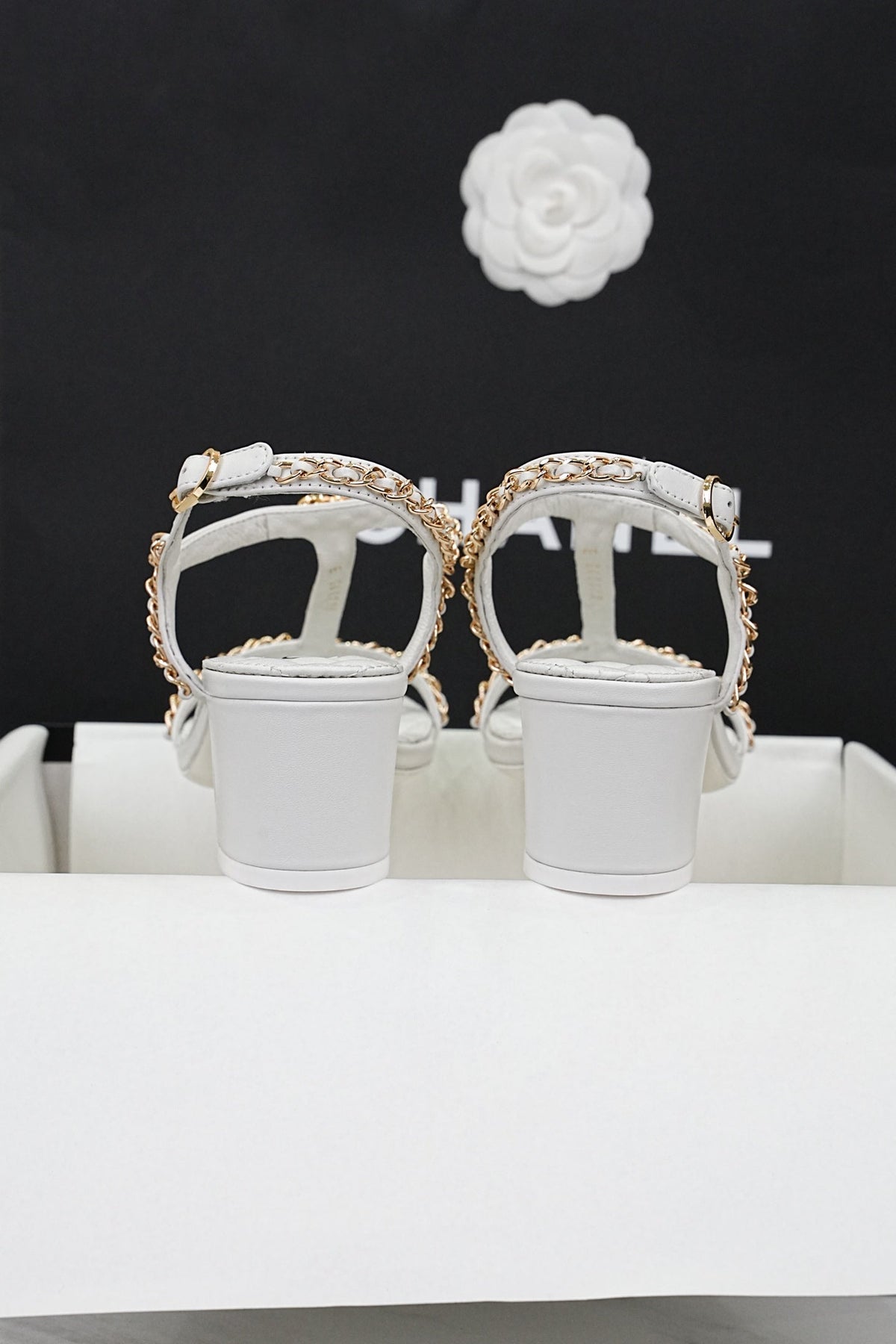CC 26s Heart CC T-Strap Sandals White Quilted Leather 964934