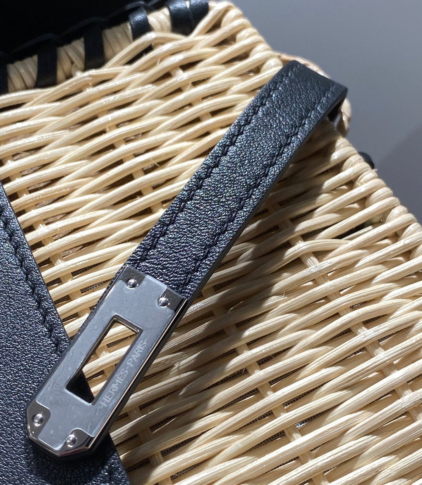 HM KELLY 20 PICNIC BLACK BAMBOO AND RATTAN