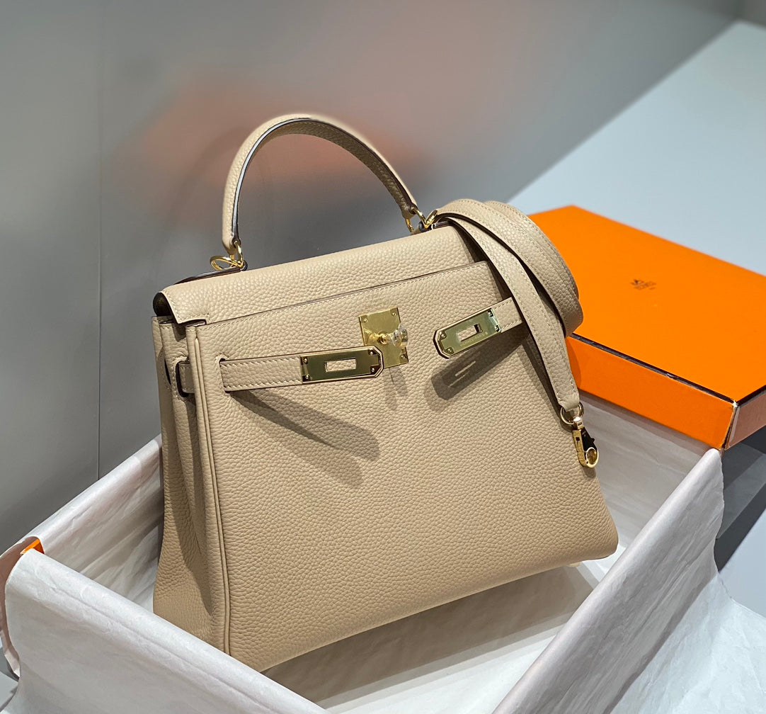 HM KELLY 28CM LIGHT BEIGE TOGO GOLD HARDWARE