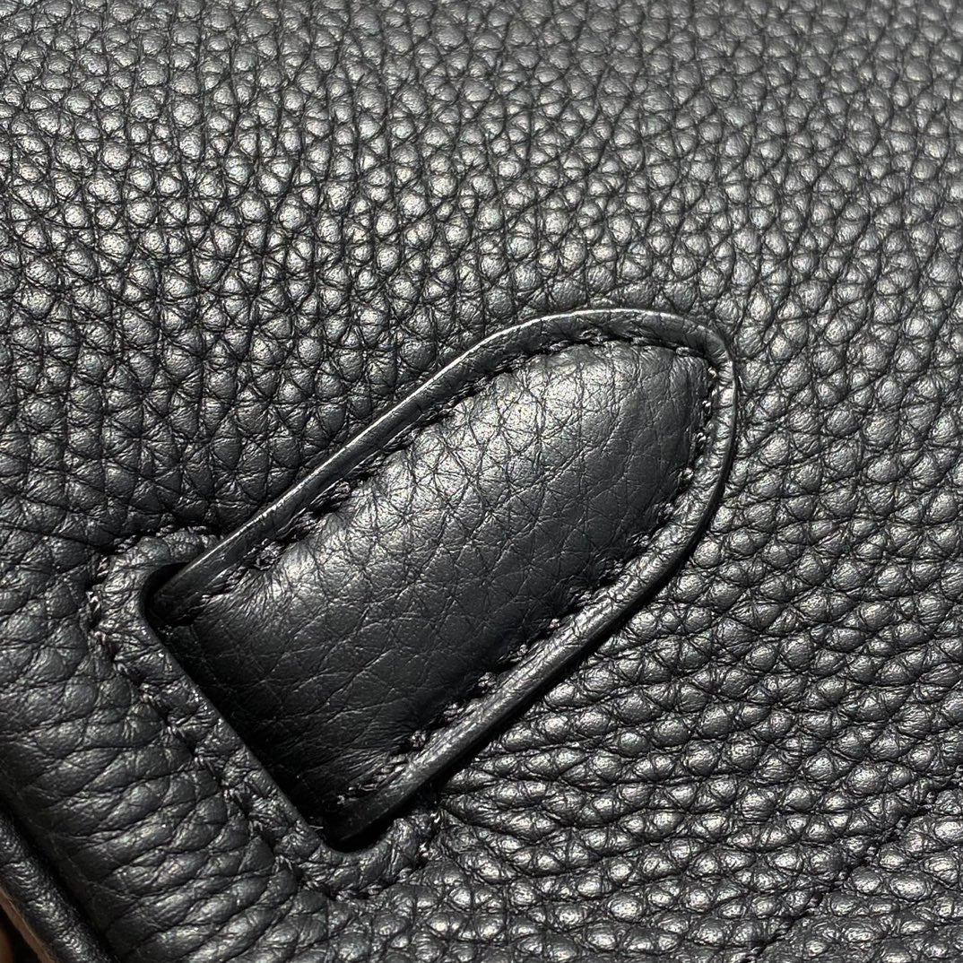 HM Shoulder Birkin 42 Black Cowhide with Gold Hardware 237640