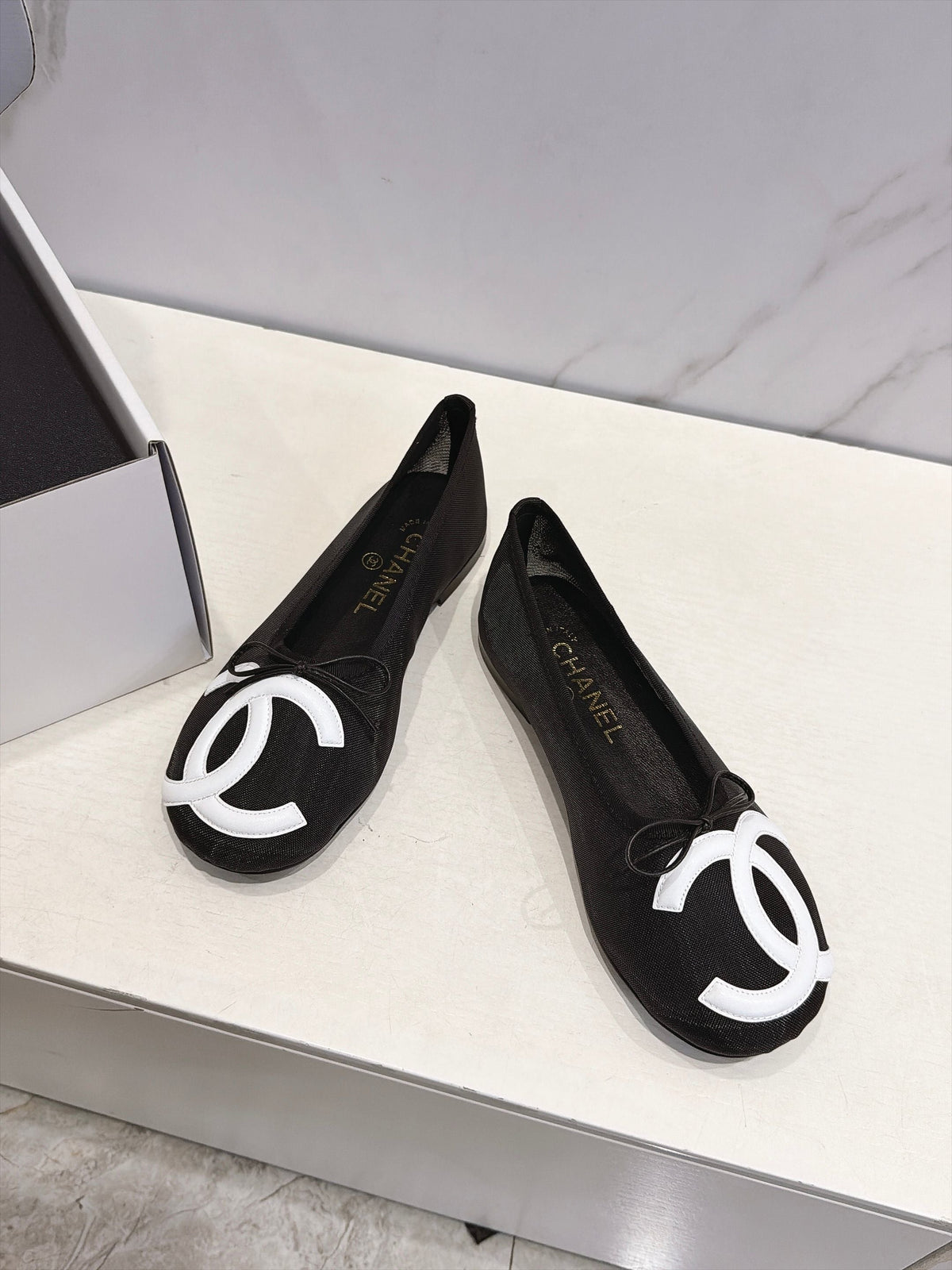CC 26s Coco Beach Ballet Flats Black Mesh 937754
