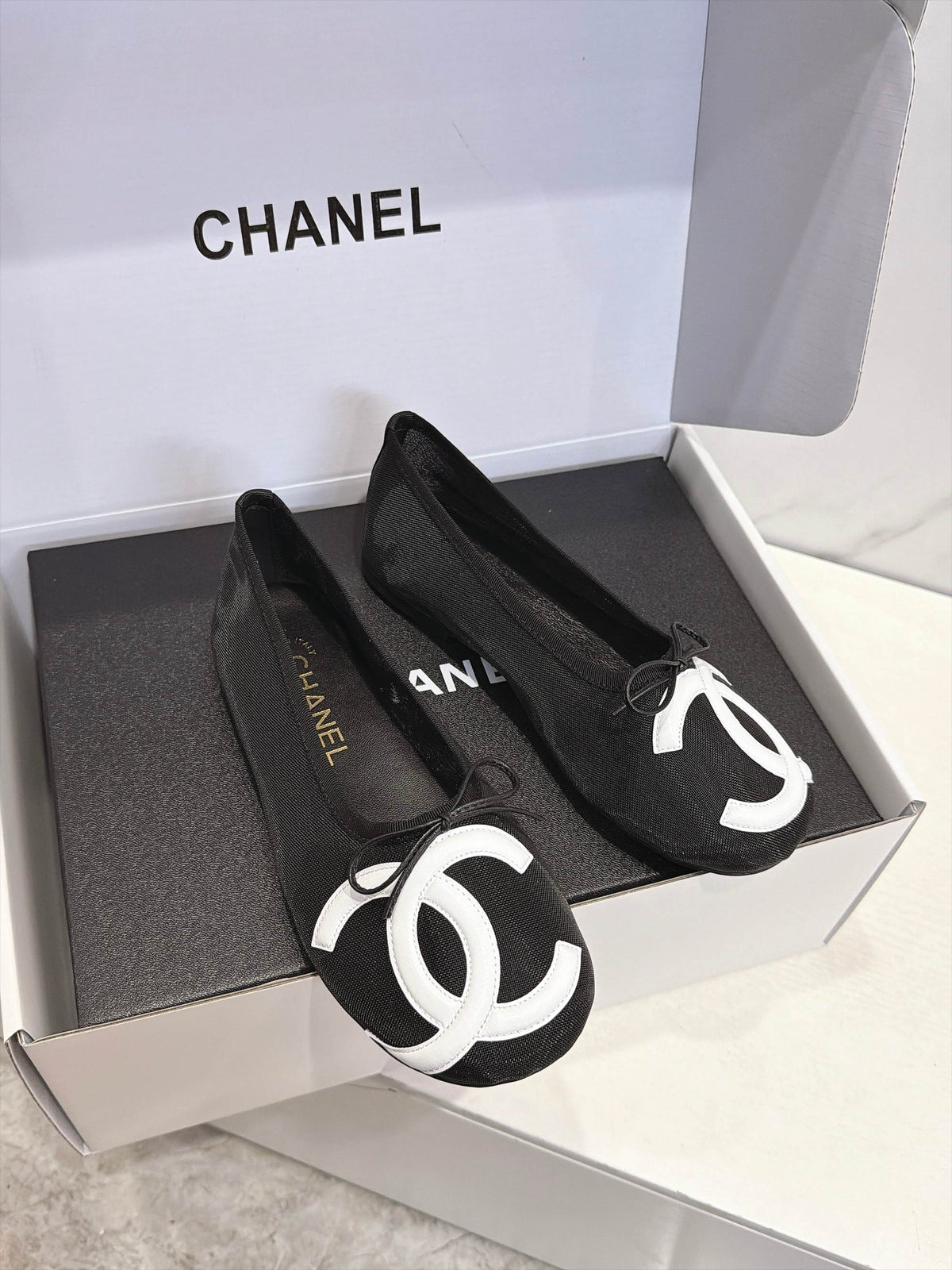 CC 26s Coco Beach Ballet Flats Black Mesh 937754