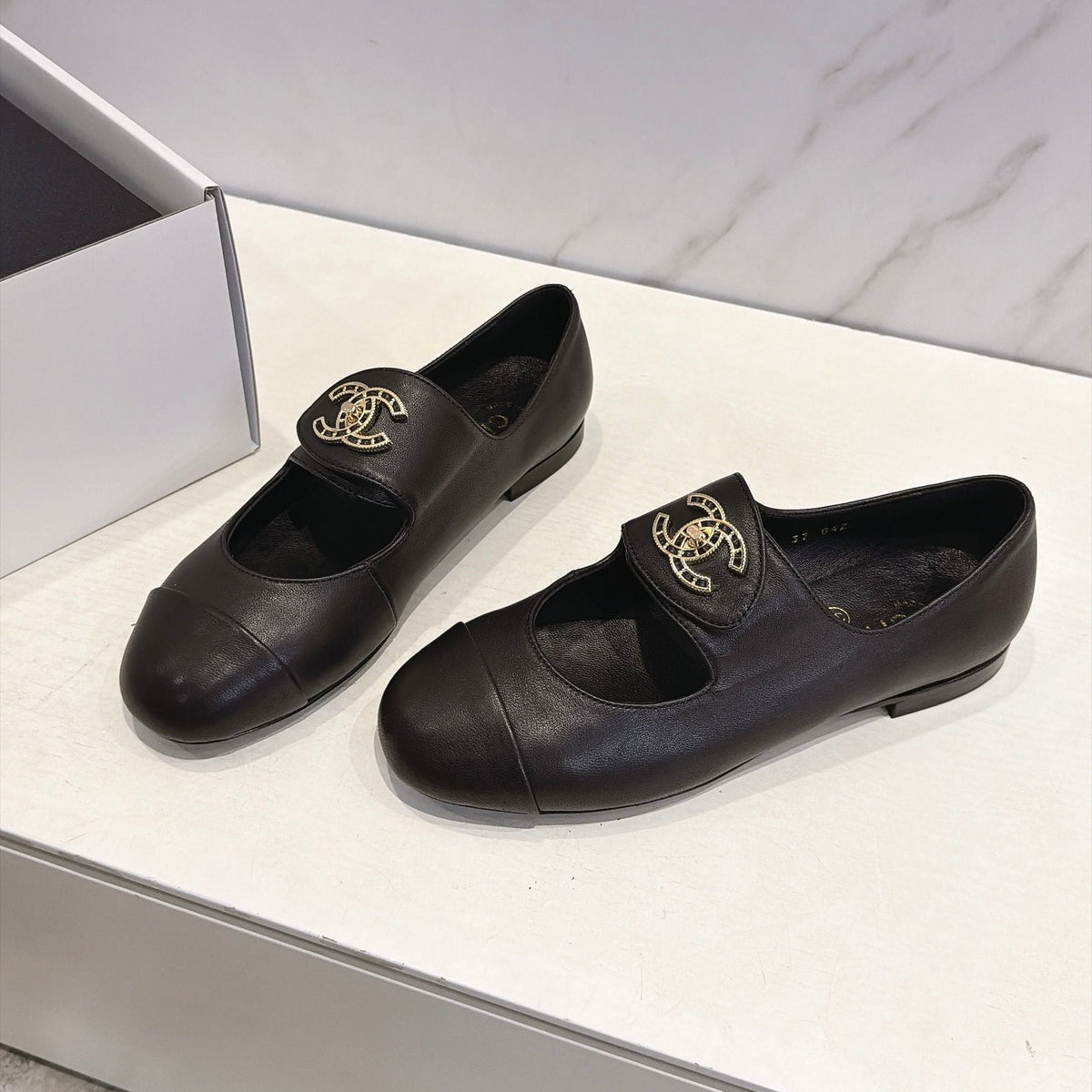 CC 26s Round Toe Mary Jane Shoes Black Lambskin 937758