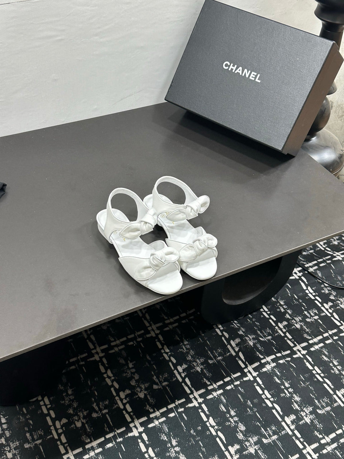 Chanel 26S Bow Sandals In White Calfskin