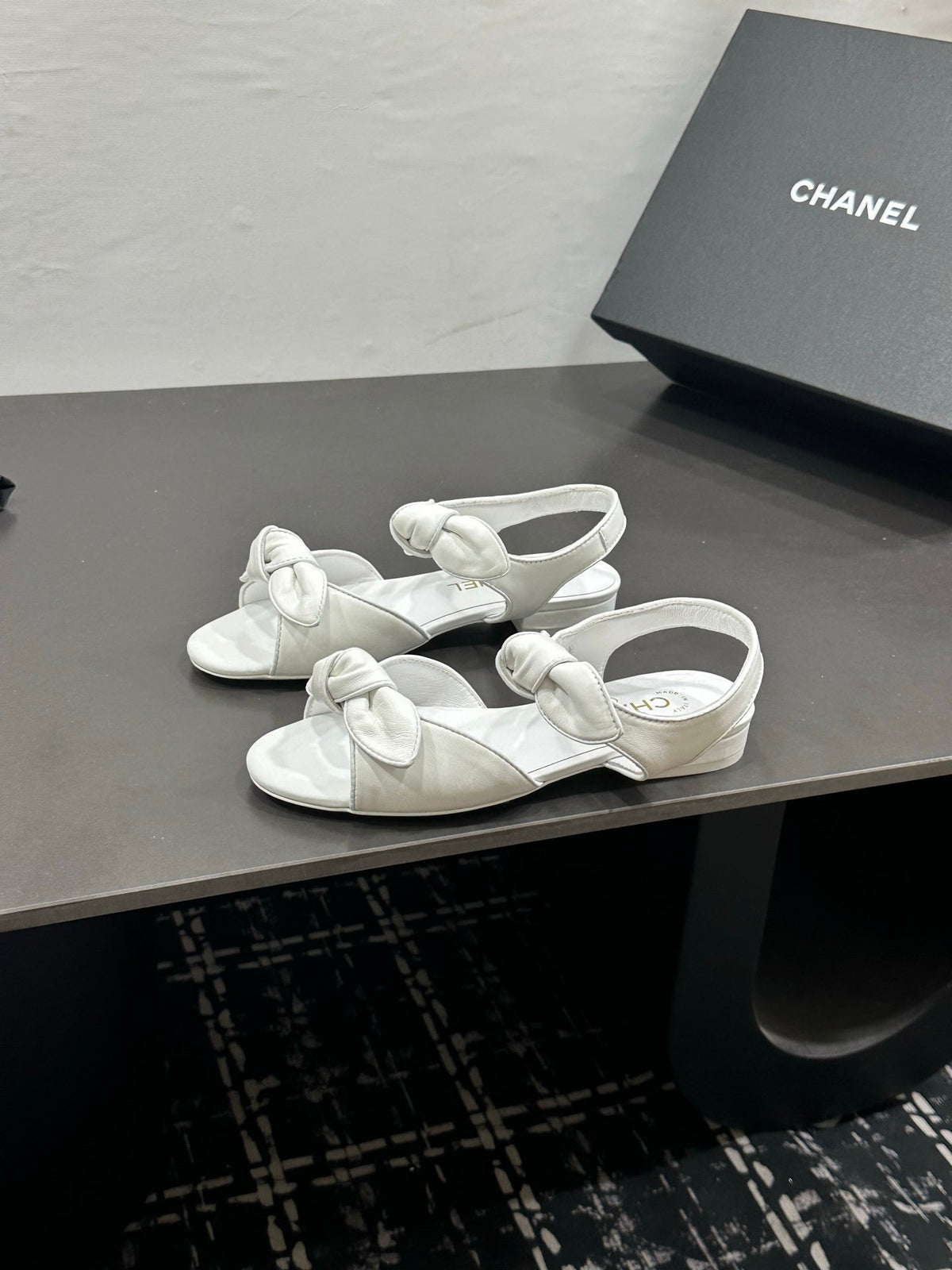Chanel 26S Bow Sandals In White Calfskin