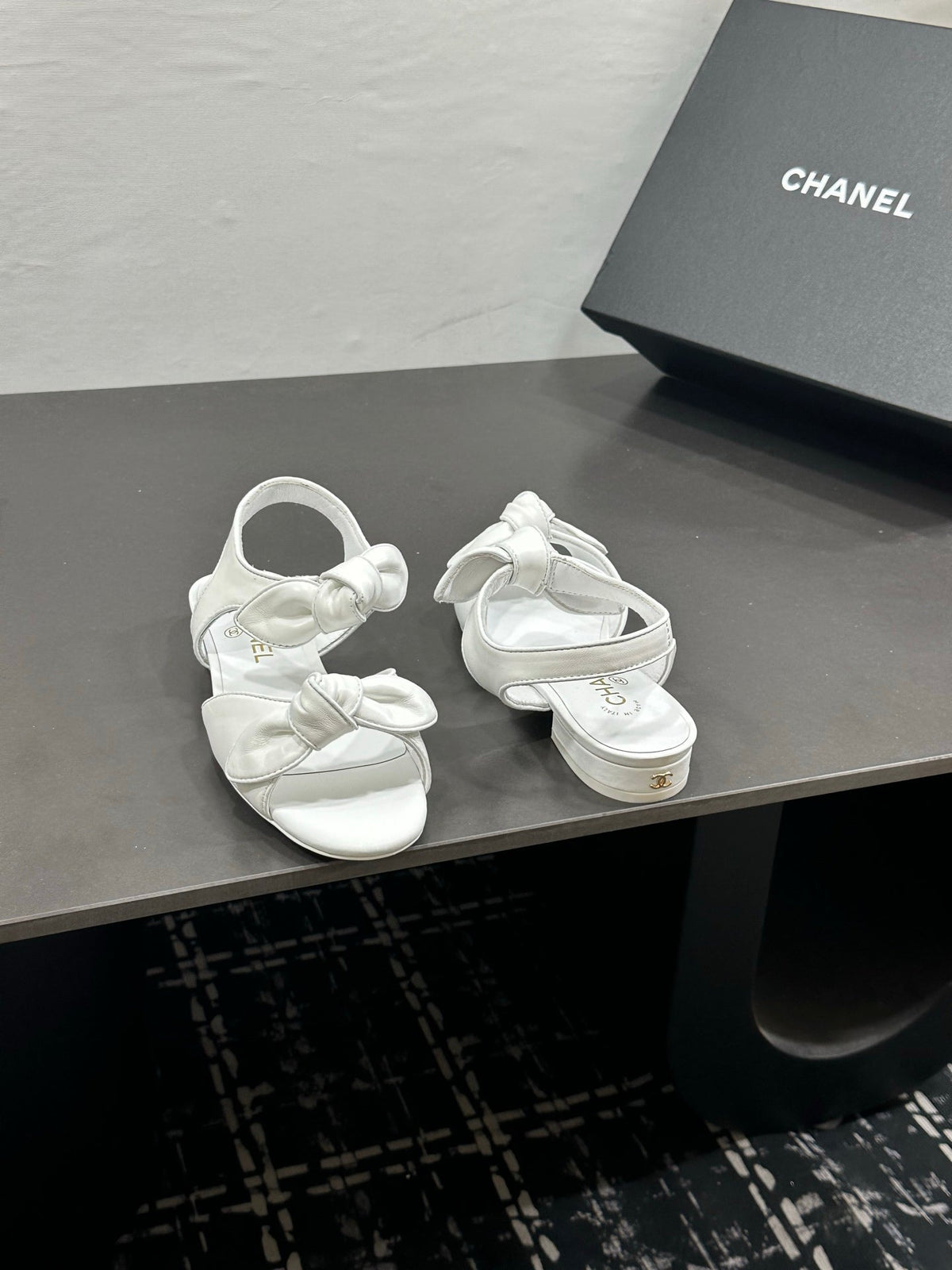 Chanel 26S Bow Sandals In White Calfskin