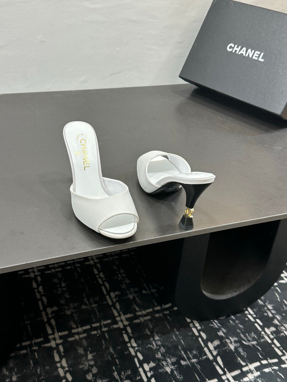 Chanel 2026 Peep-Toe Kitten Heels Leather Sheepskin 832569