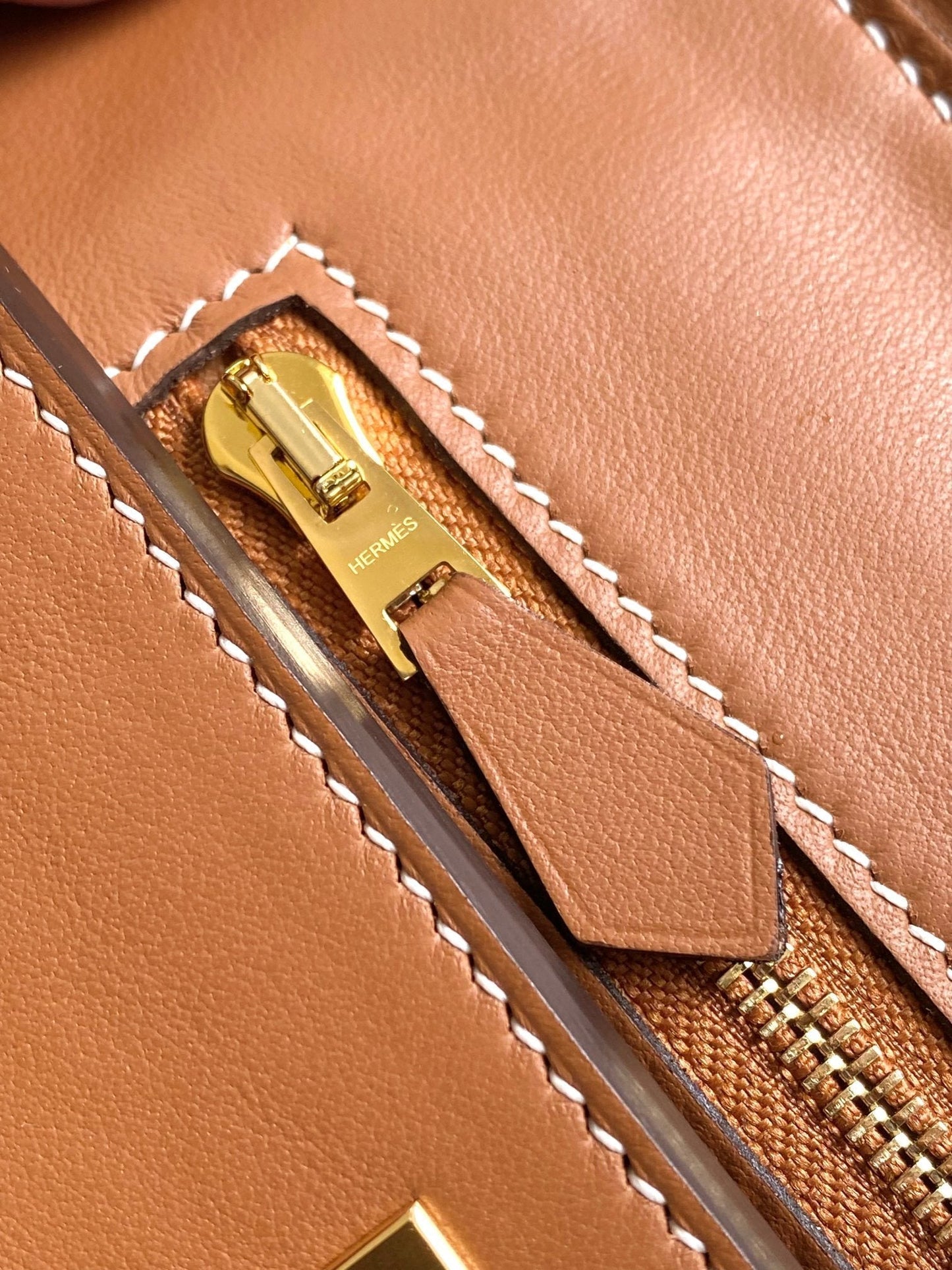 HM 24/24 Mini Bag 21cm Gold Evercolor Leather Gold Hardware
