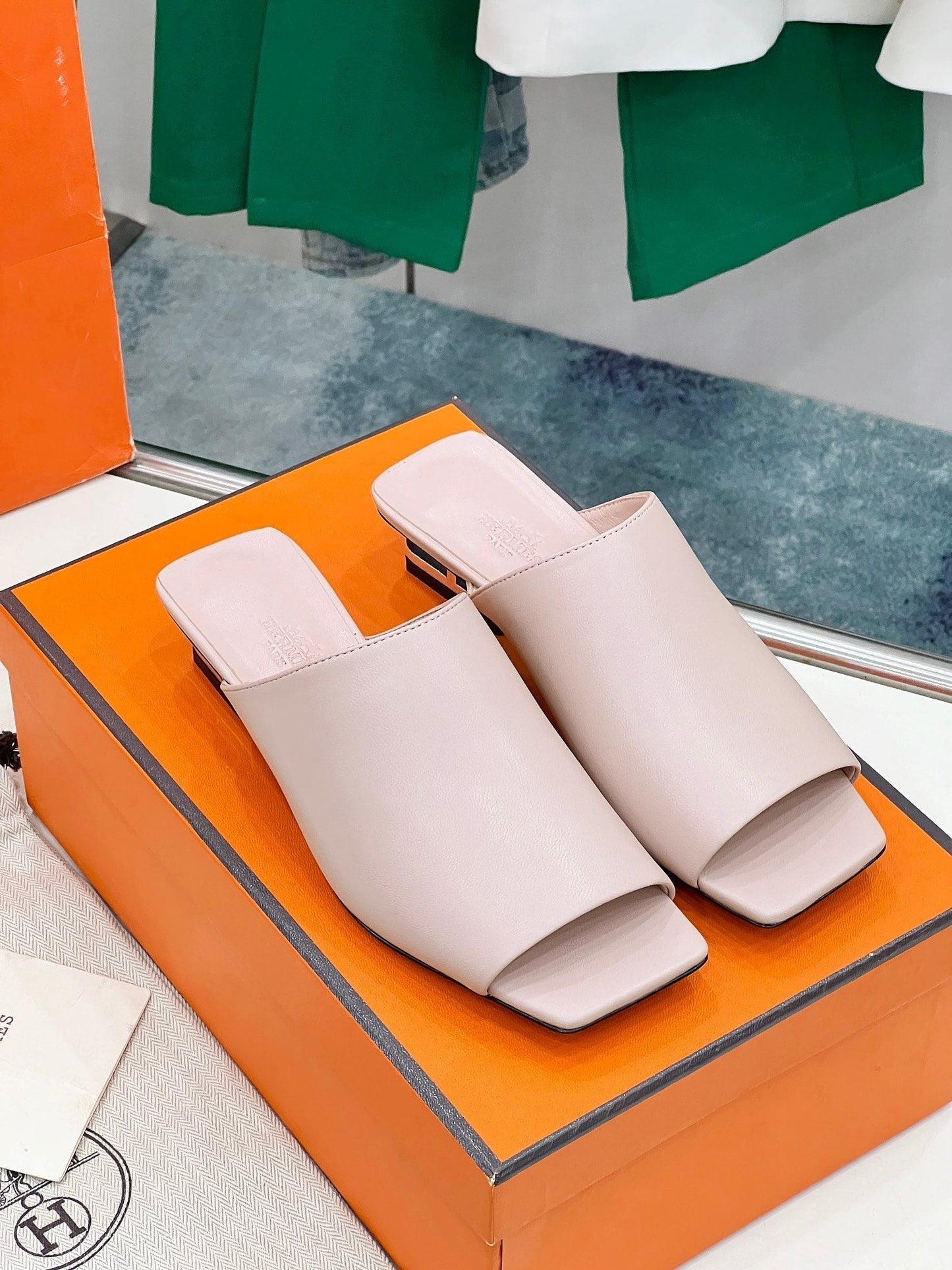 HM Idole Sandal In Baby Pink Calfskin
