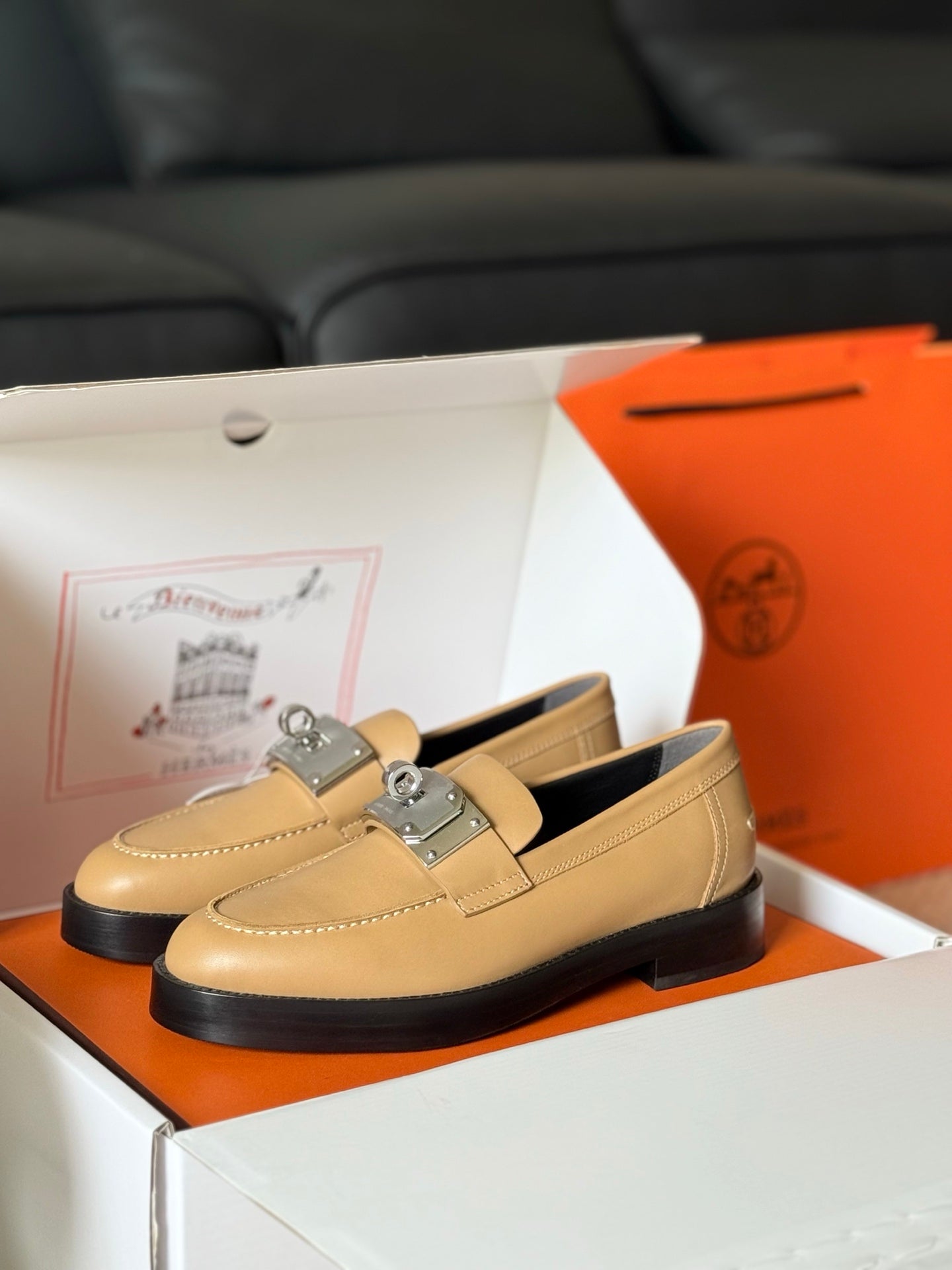 HM Hot Loafer Beige Calfskin 531376