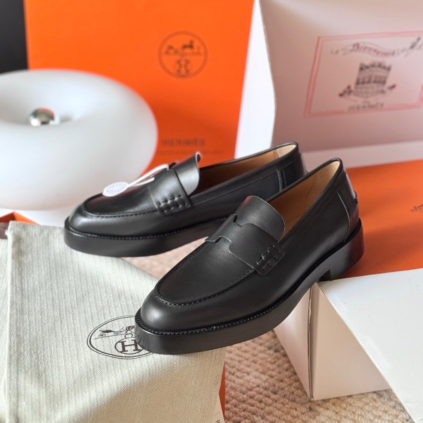 HM Hour Loafer Black Cowhide 531377