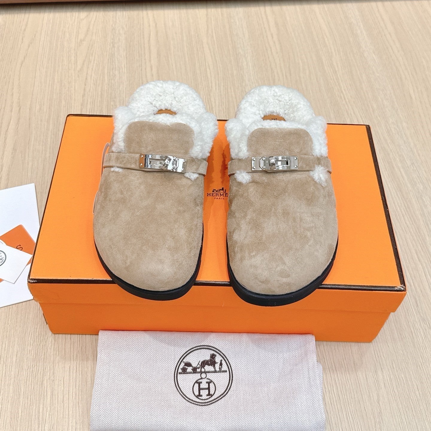 HM 25 Carlotta Mule Light Brown Shearing Suede 462184
