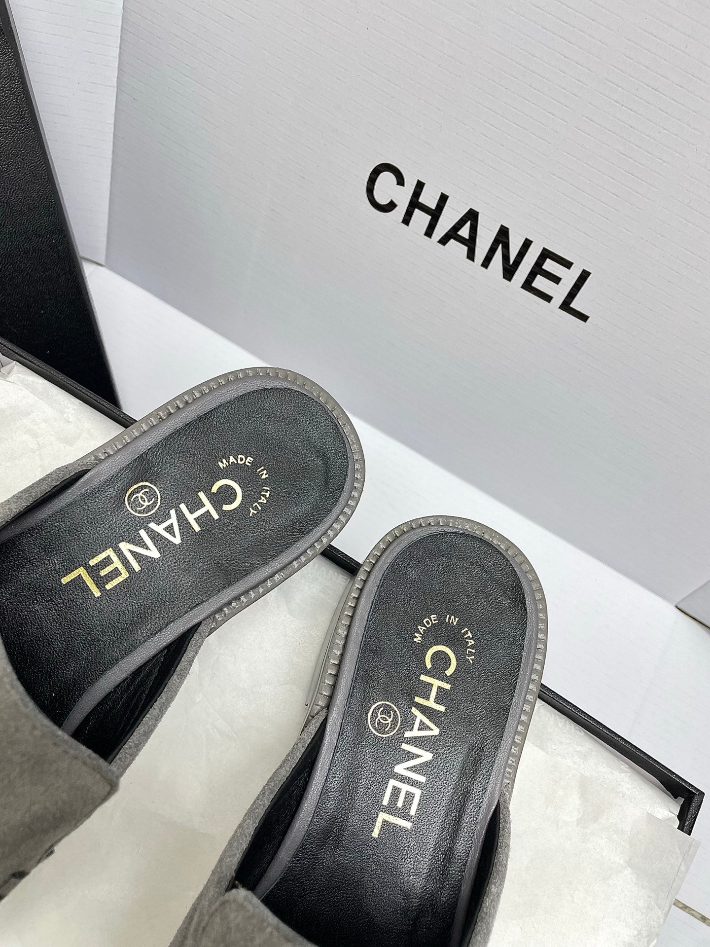 CC 26s Double C Mule Gray Suede 645304