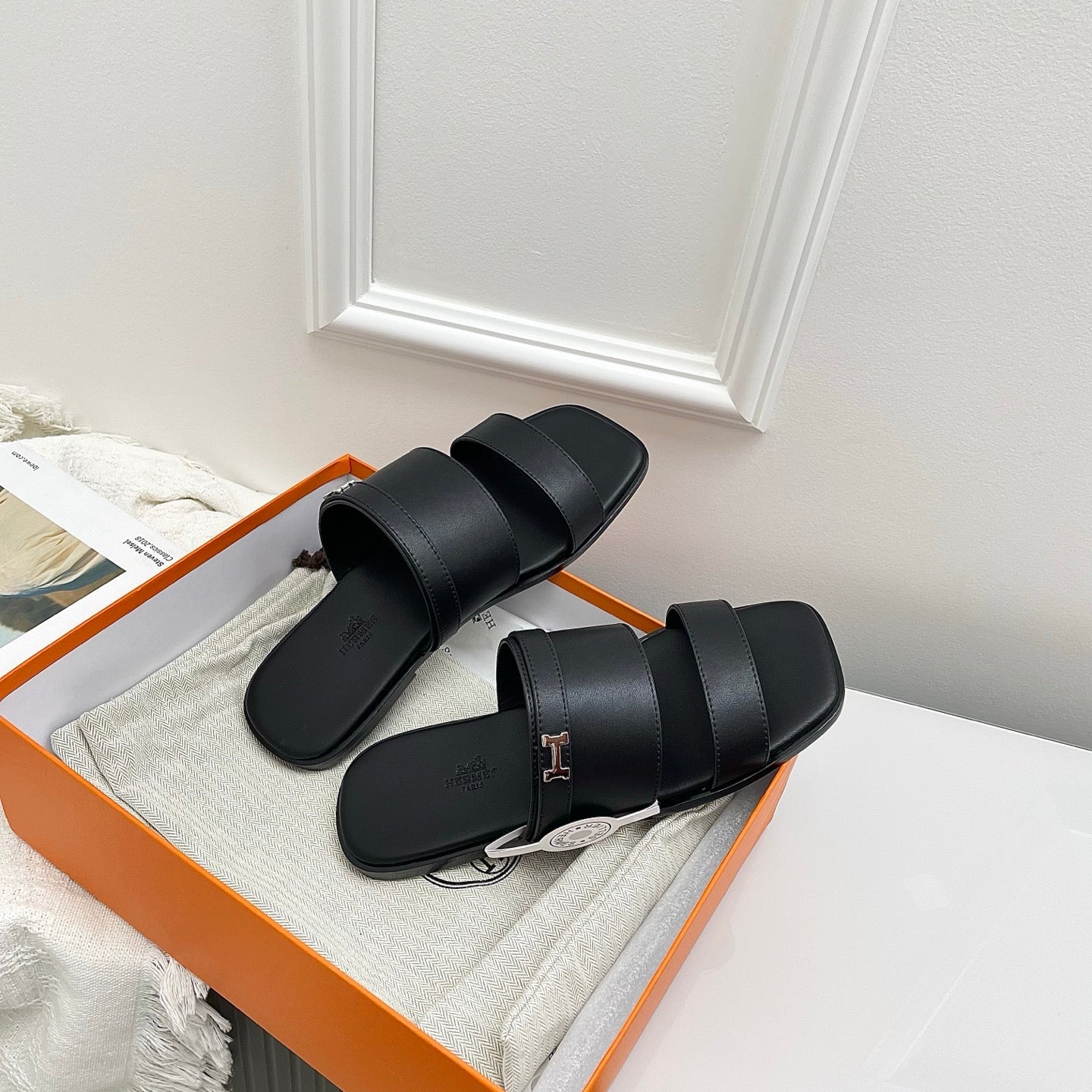 HM 26s Joao Men Sandal Black Calfskin 726900