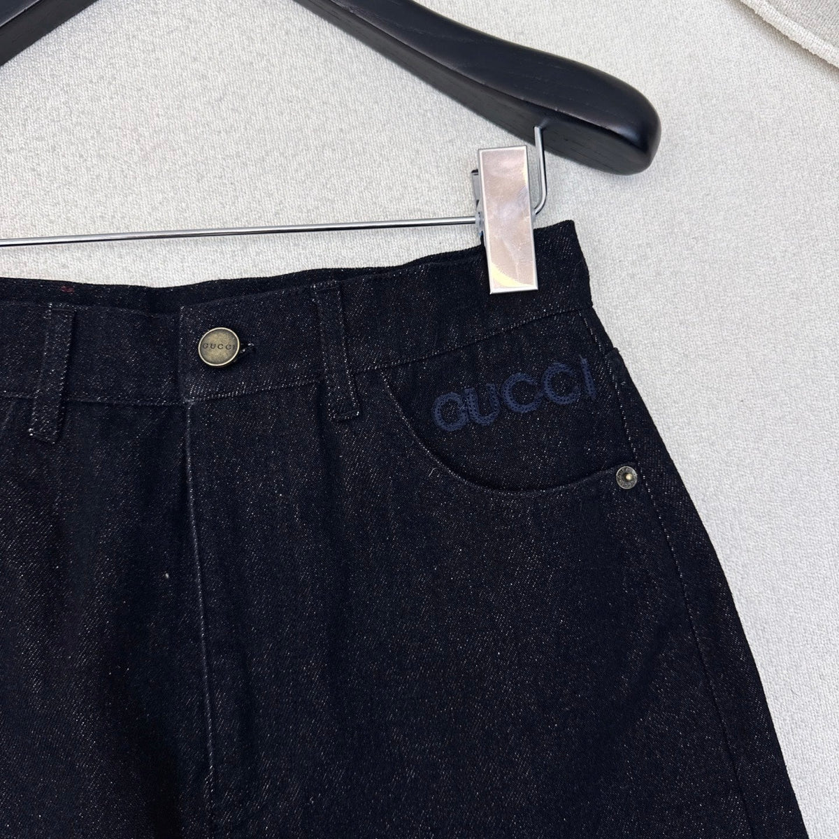 Gucci 25 Denim Short Dark Blue Cotton 596440