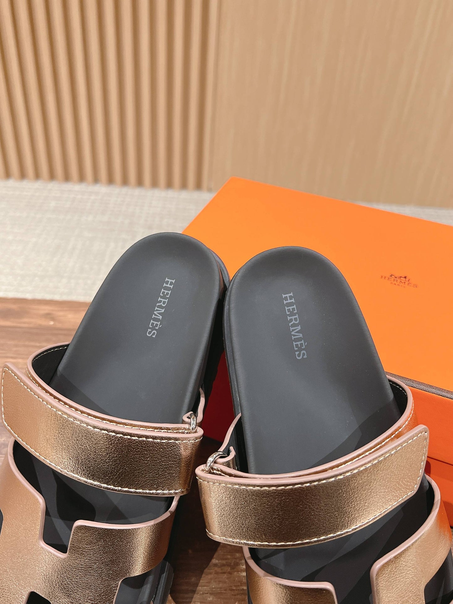 HM Chypre Sandal Copper Metalic Sheepskin 796027