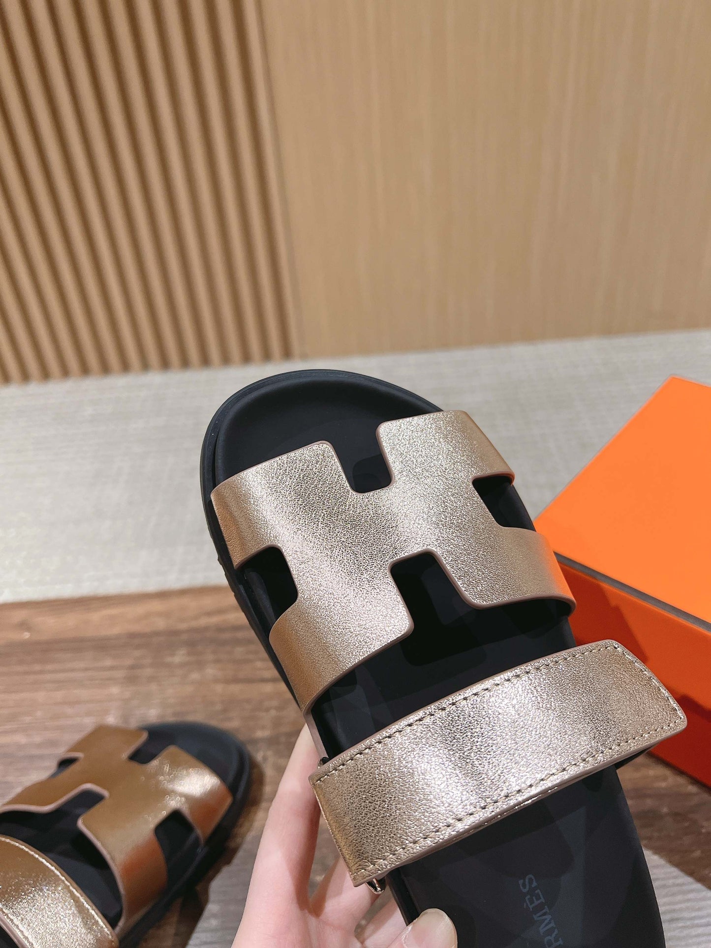 HM Chypre Sandal Copper Metalic Sheepskin 796027