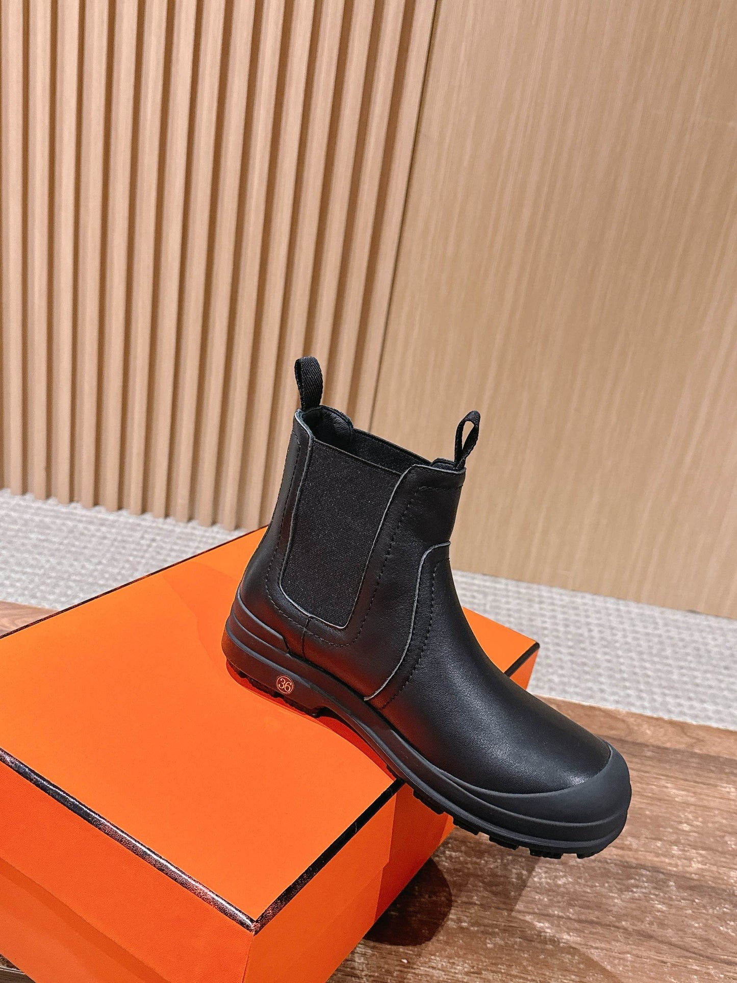 HM 25 Chelsea Ankle Boots Black Sheepskin 512548