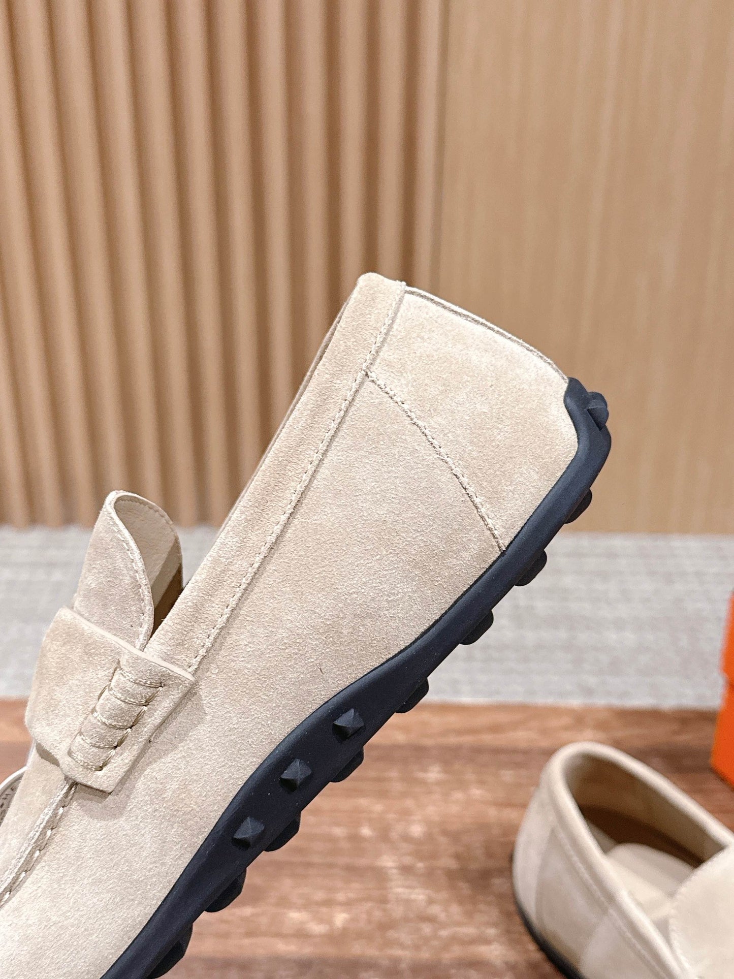 HM Lazy Loafers Soft Cream Suede 553761