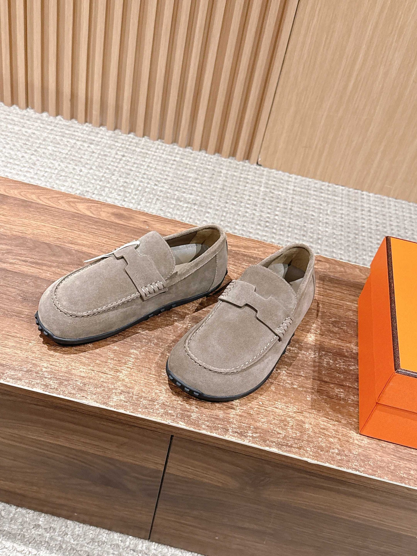 HM Lazy Loafers Warm Taupe Suede 553762