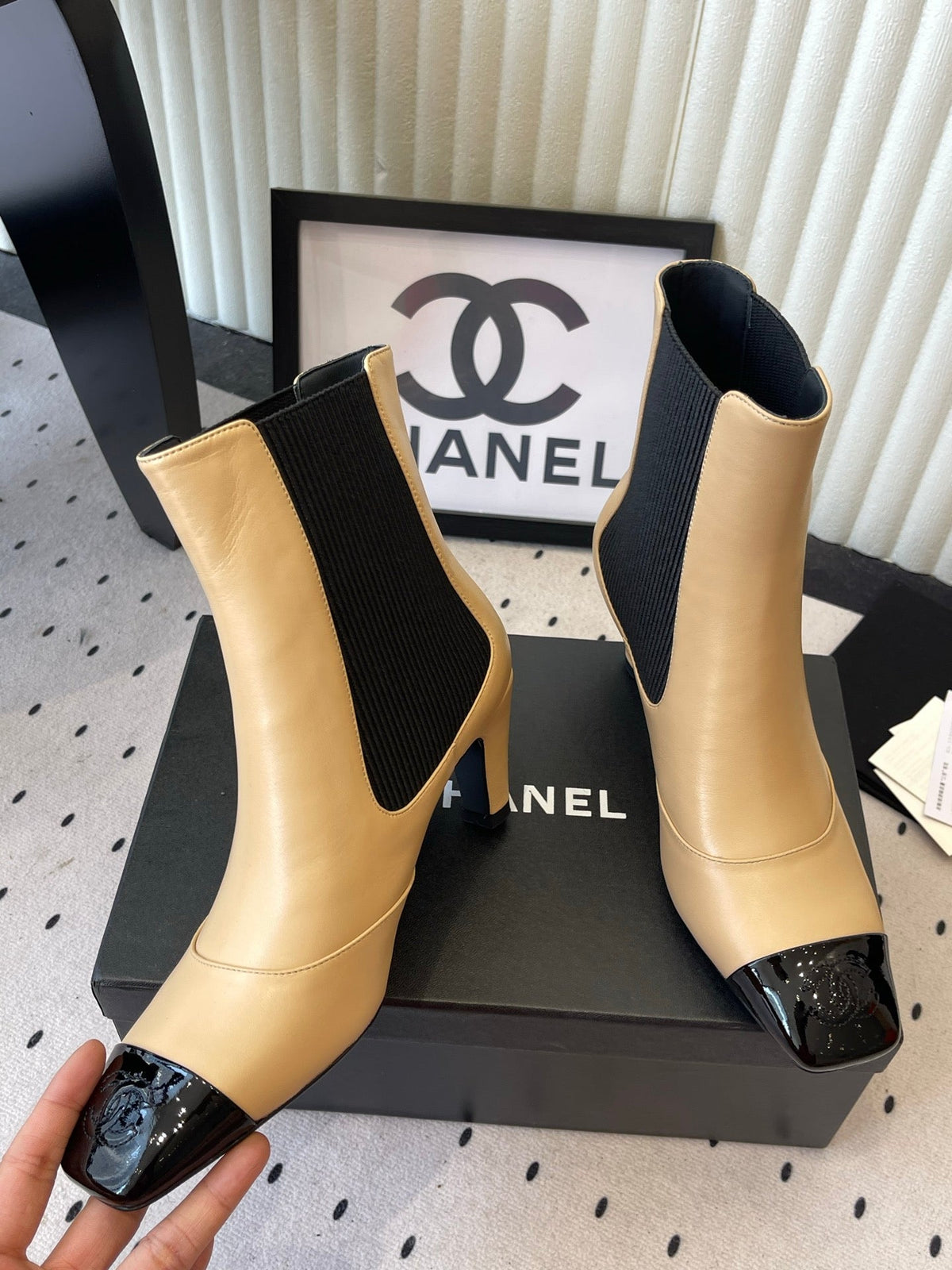 CC 26s Chelsea Ankle Boots 6cm Beige Sheepskin SHW 105780