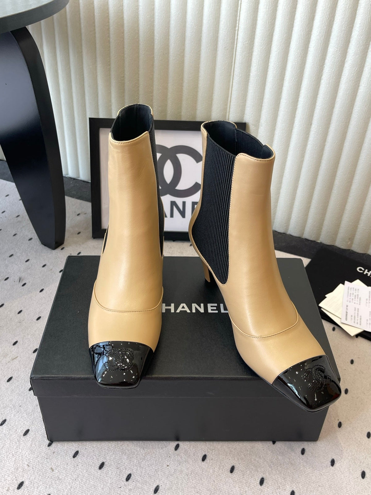 CC 26s Chelsea Ankle Boots 6cm Beige Sheepskin SHW 105780