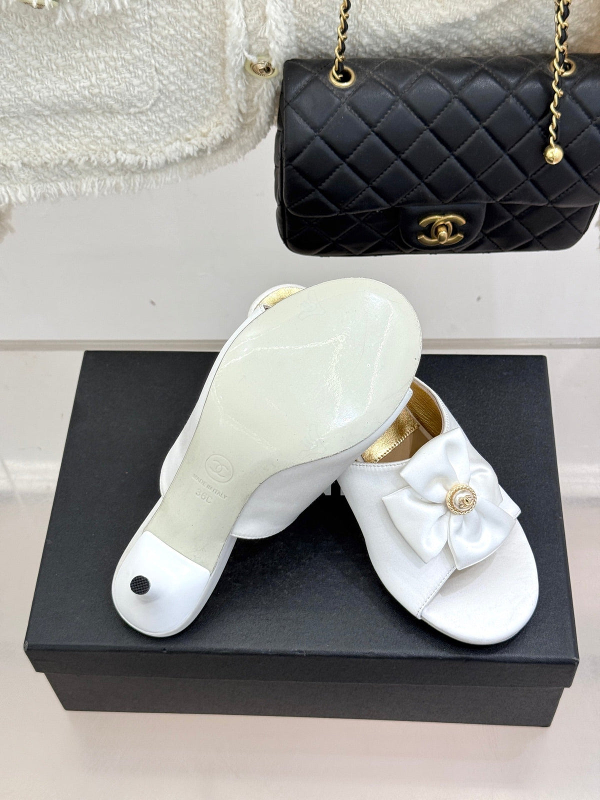 CC 26 Bow Sandal 85mm White Gold Satin Sheepskin 609809