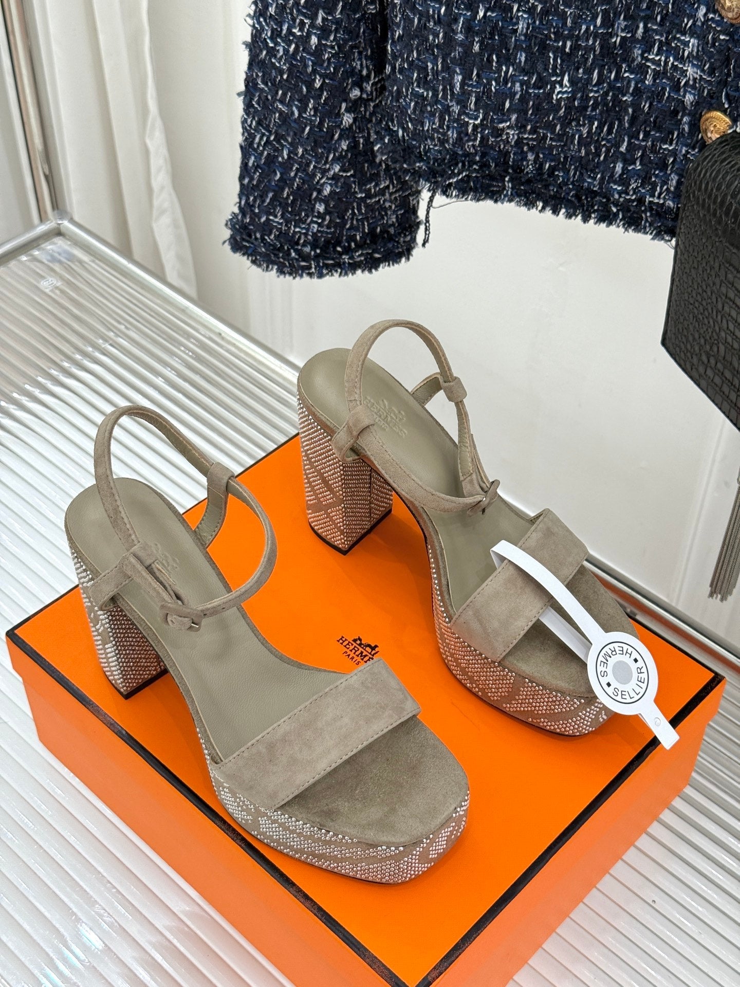 HM 26s Lightning Sandal 7cm Khahi Suede Sheepskin 675697