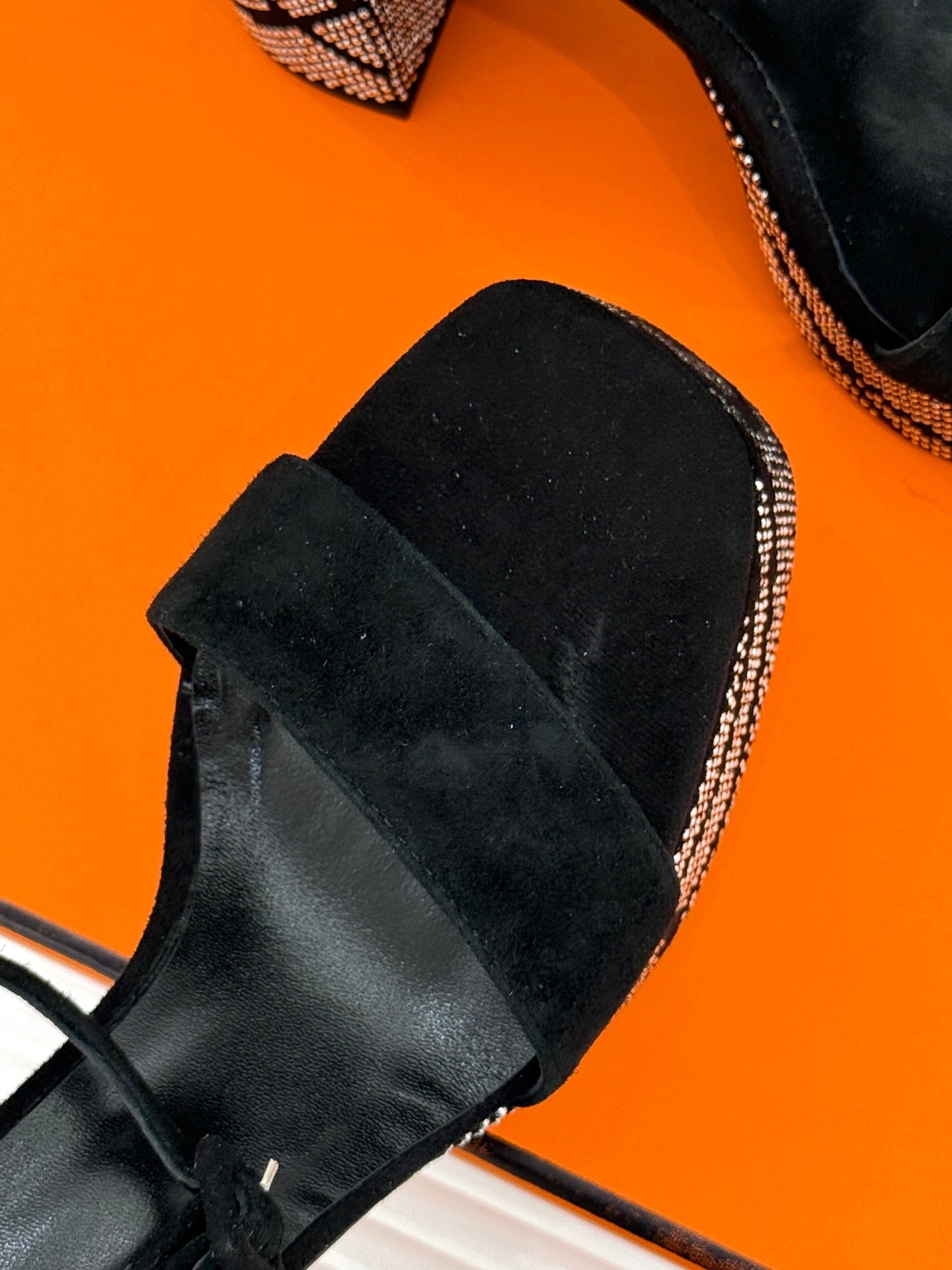 HM 26s Lightning Sandal 7cm Black Suede Sheepskin 675700