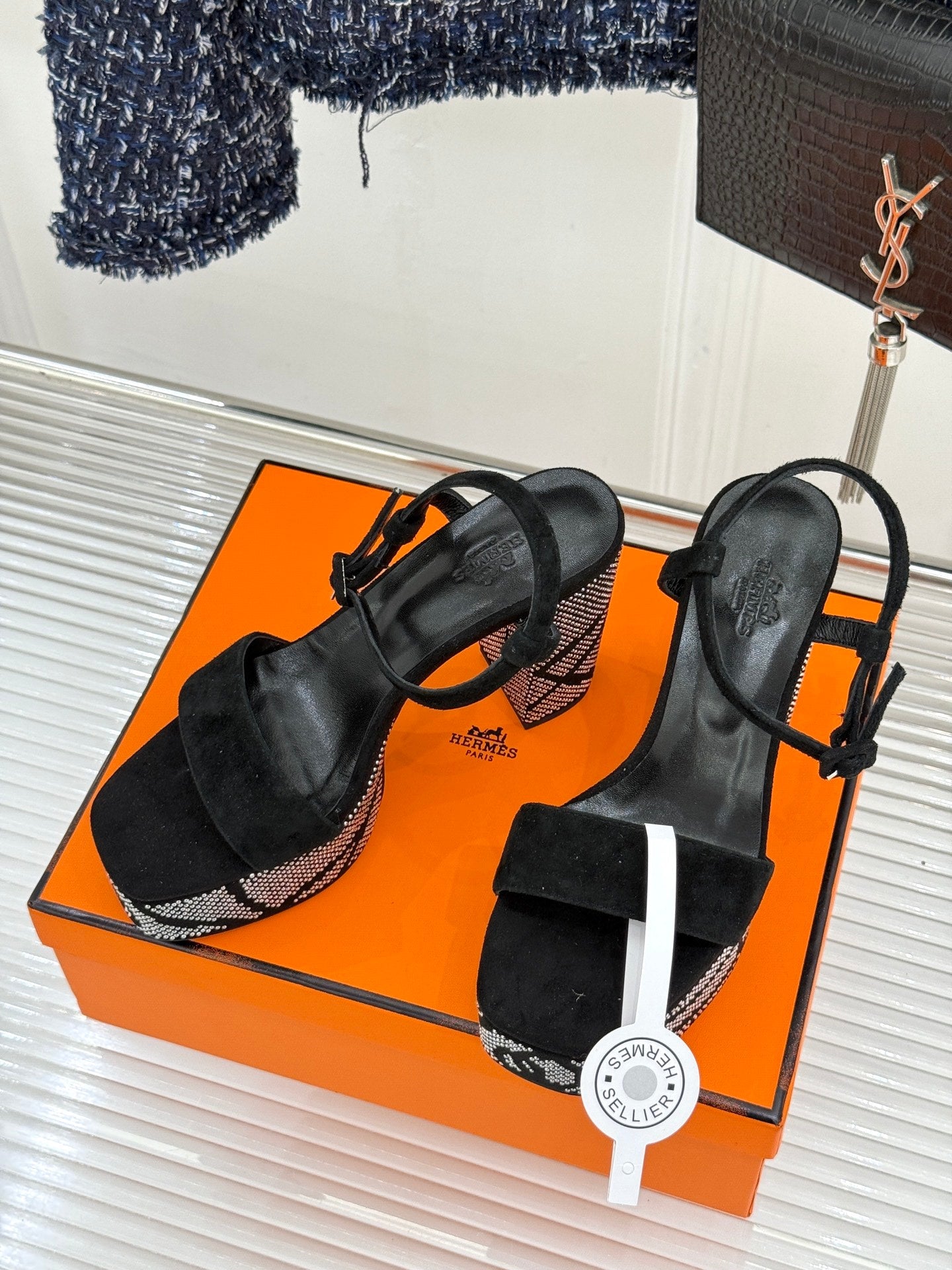 HM 26s Lightning Sandal 7cm Black Suede Sheepskin 675700