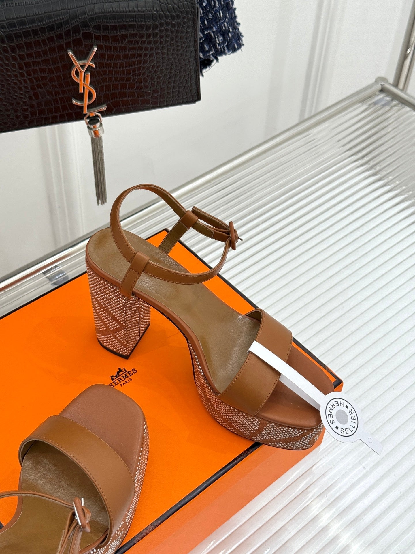 HM 26s Lightning Sandal 7cm Tan Brown Sheepskin 675701
