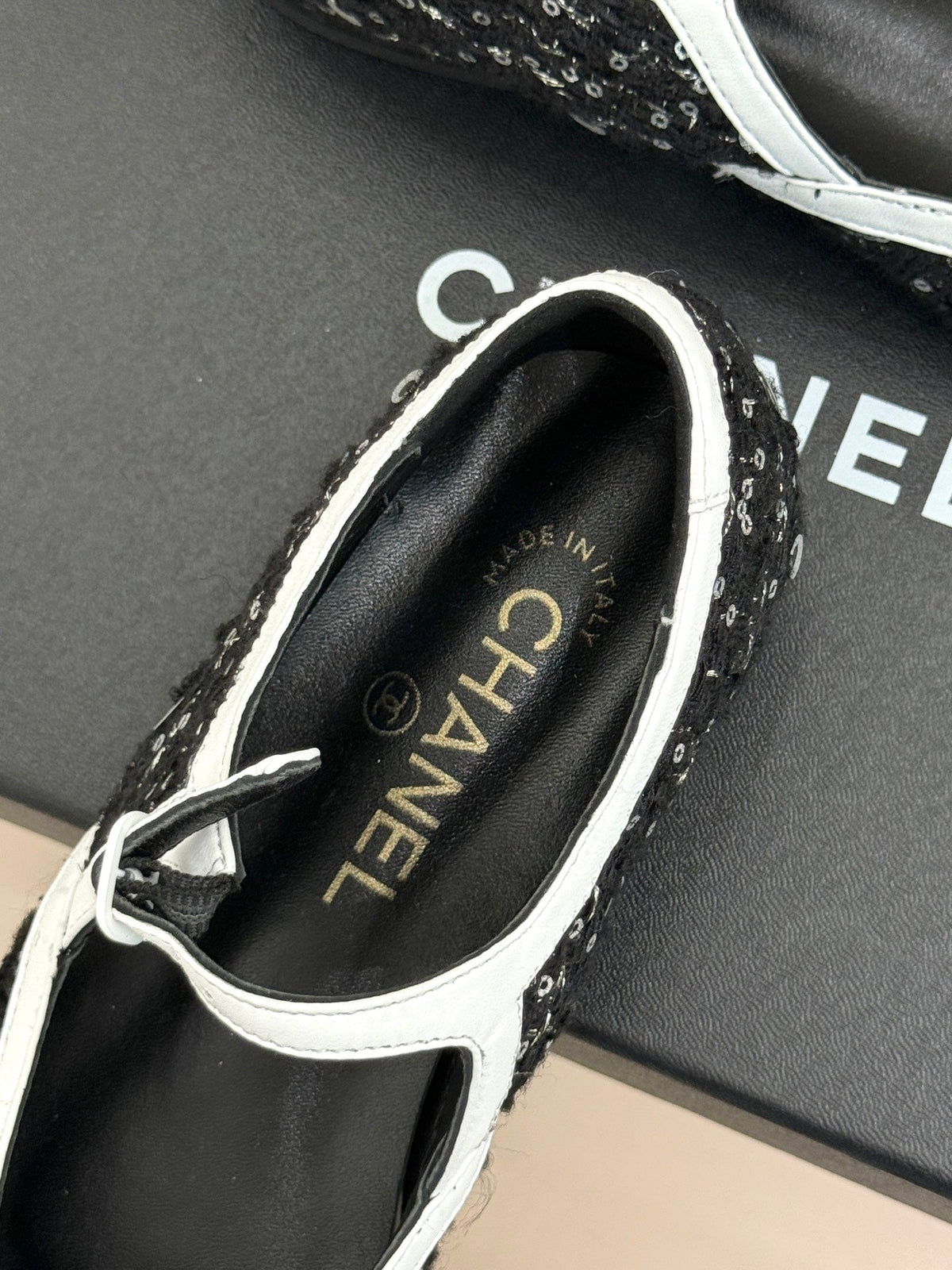 CC 26s Square-Toe Mary Jane Shoes Black White Tweed Leather 920425