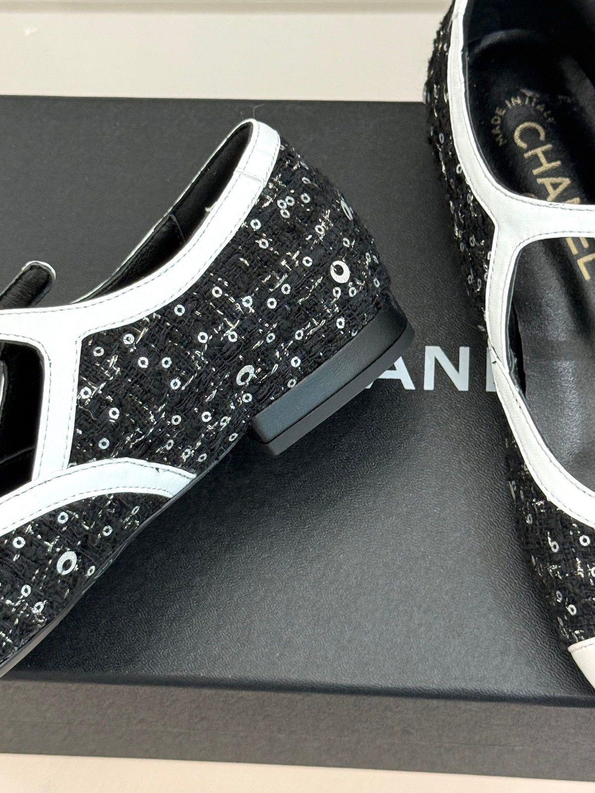 CC 26s Square-Toe Mary Jane Shoes Black White Tweed Leather 920425