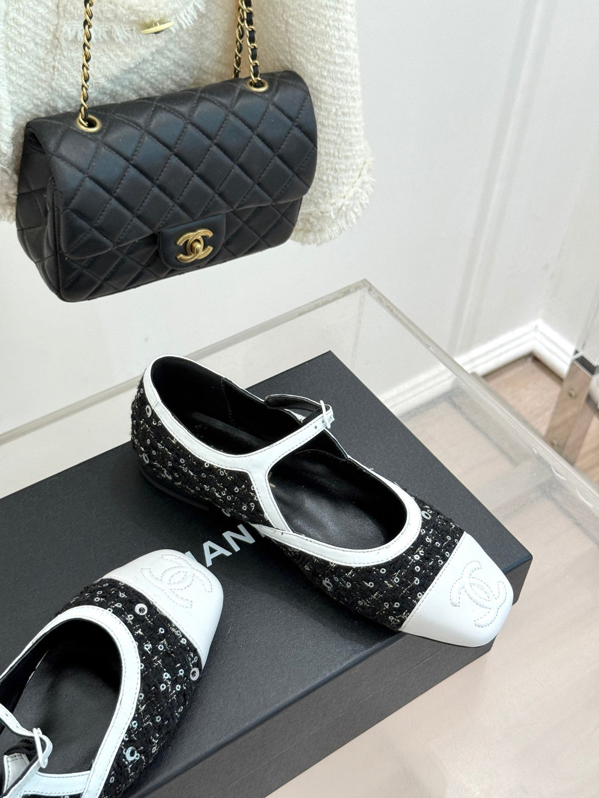 CC 26s Square-Toe Mary Jane Shoes Black White Tweed Leather 920425