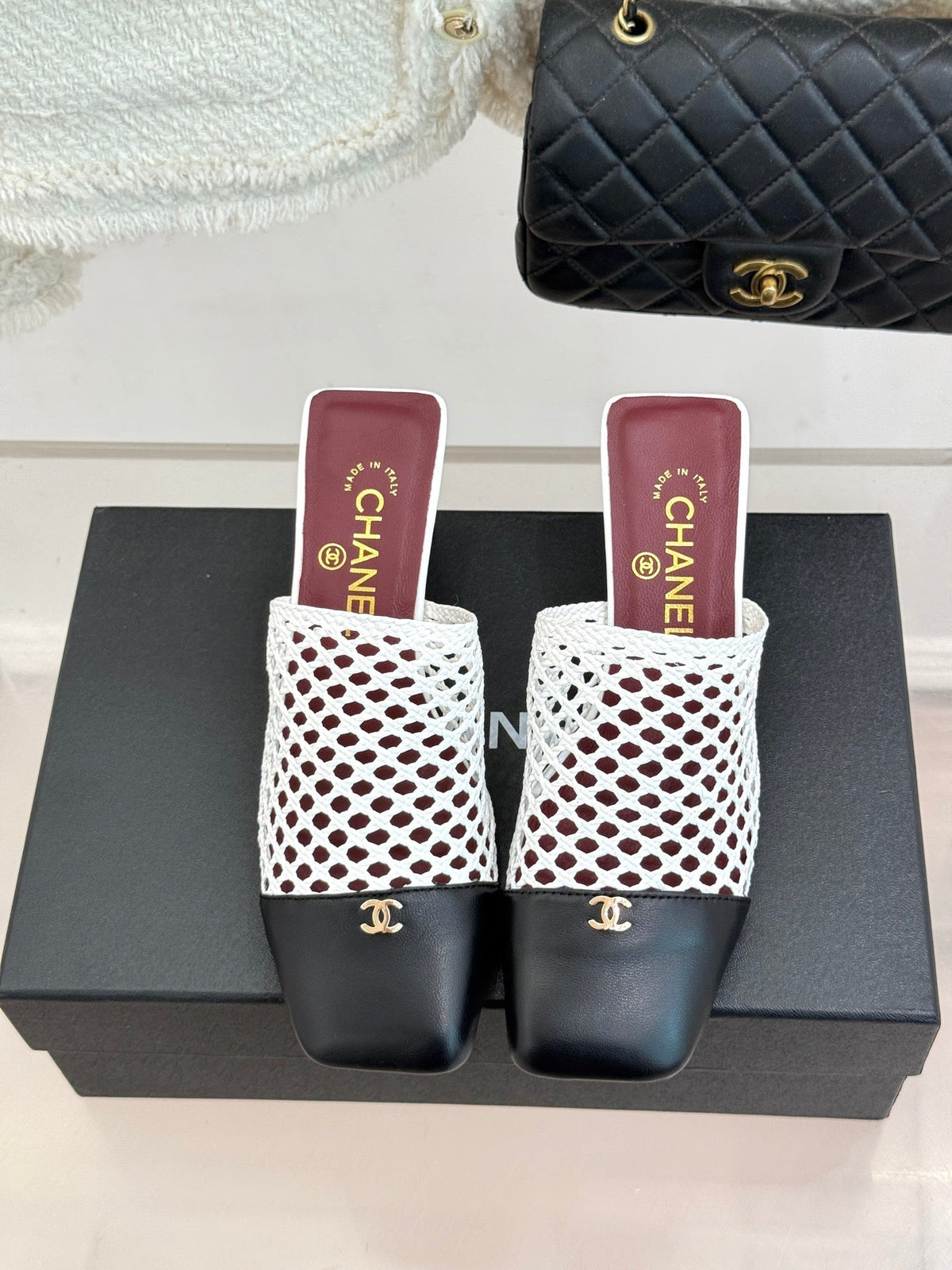 CC 26s Square-Toe Sandals Black White Distinct Woven 887976