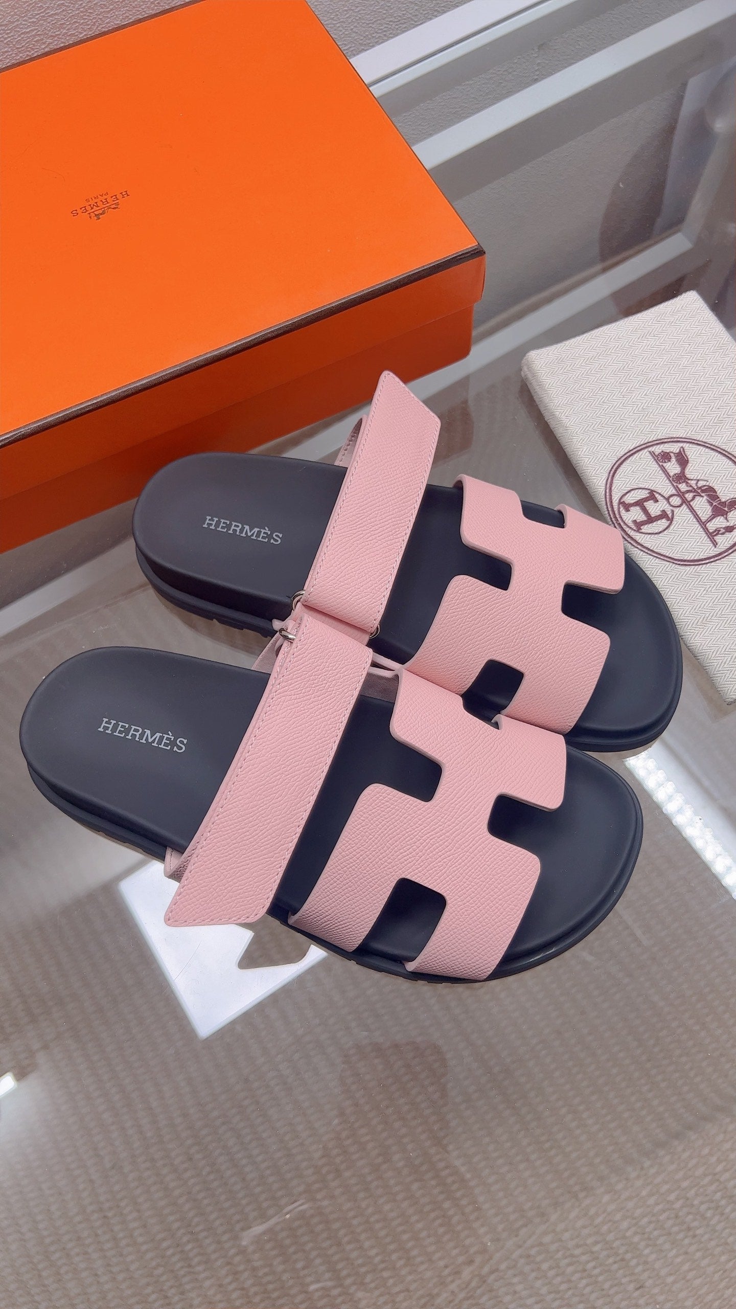 HM Chypre Sandal Sakura Pink Espom Leather 827510