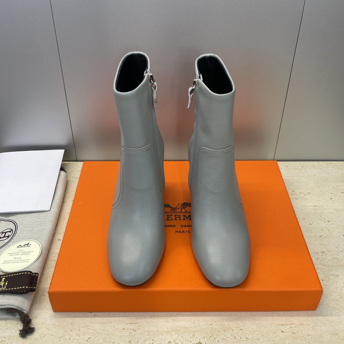 HM 26ss Lolita Chelsea Boots 80 Light Gray Calfskin 607088