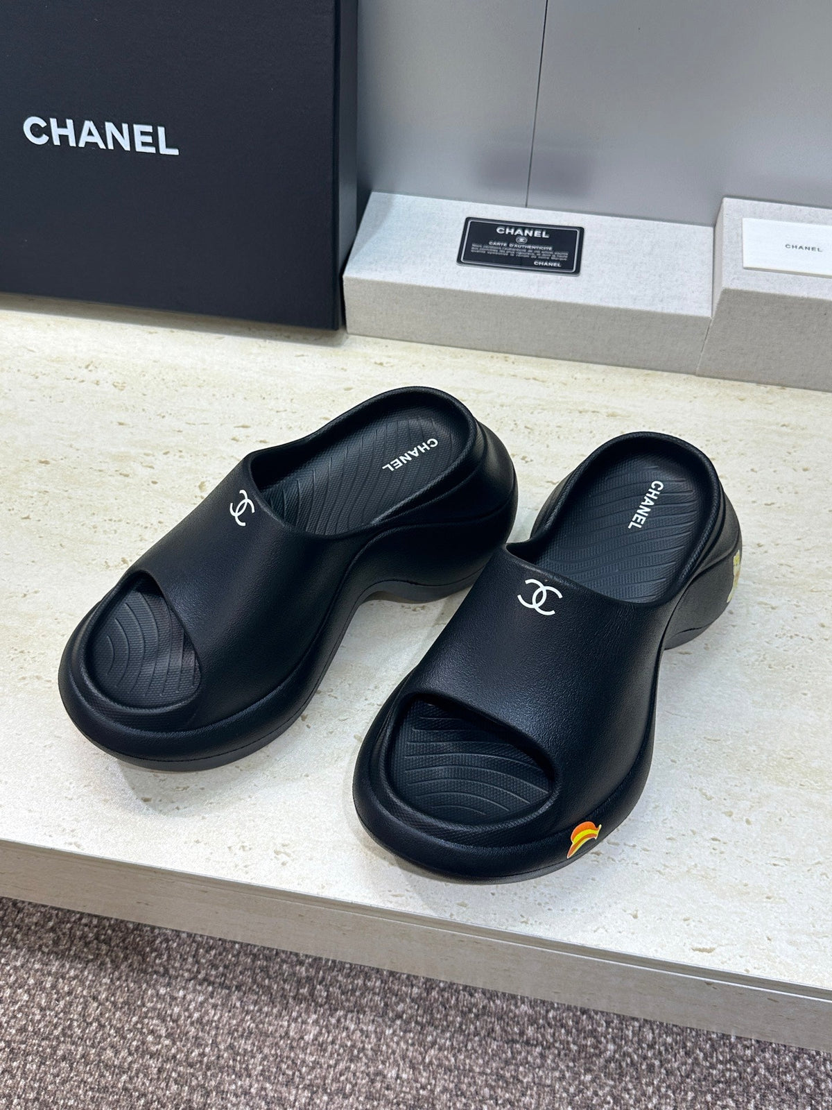 CC Platform Round Toe Open Toe Sandals Black Rubber 830394