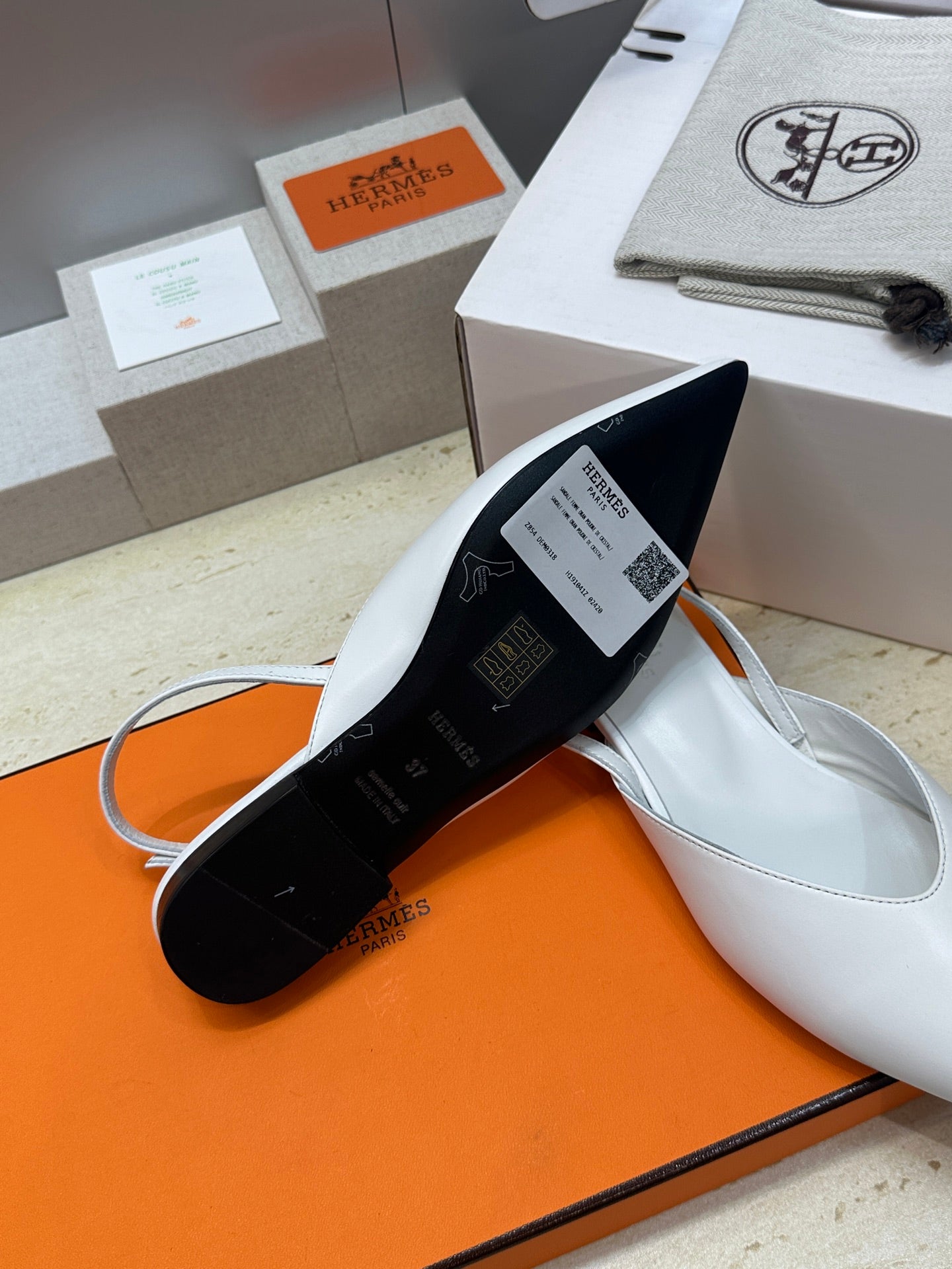 HM Nicoletta Slingback Flat White Calfskin 830186