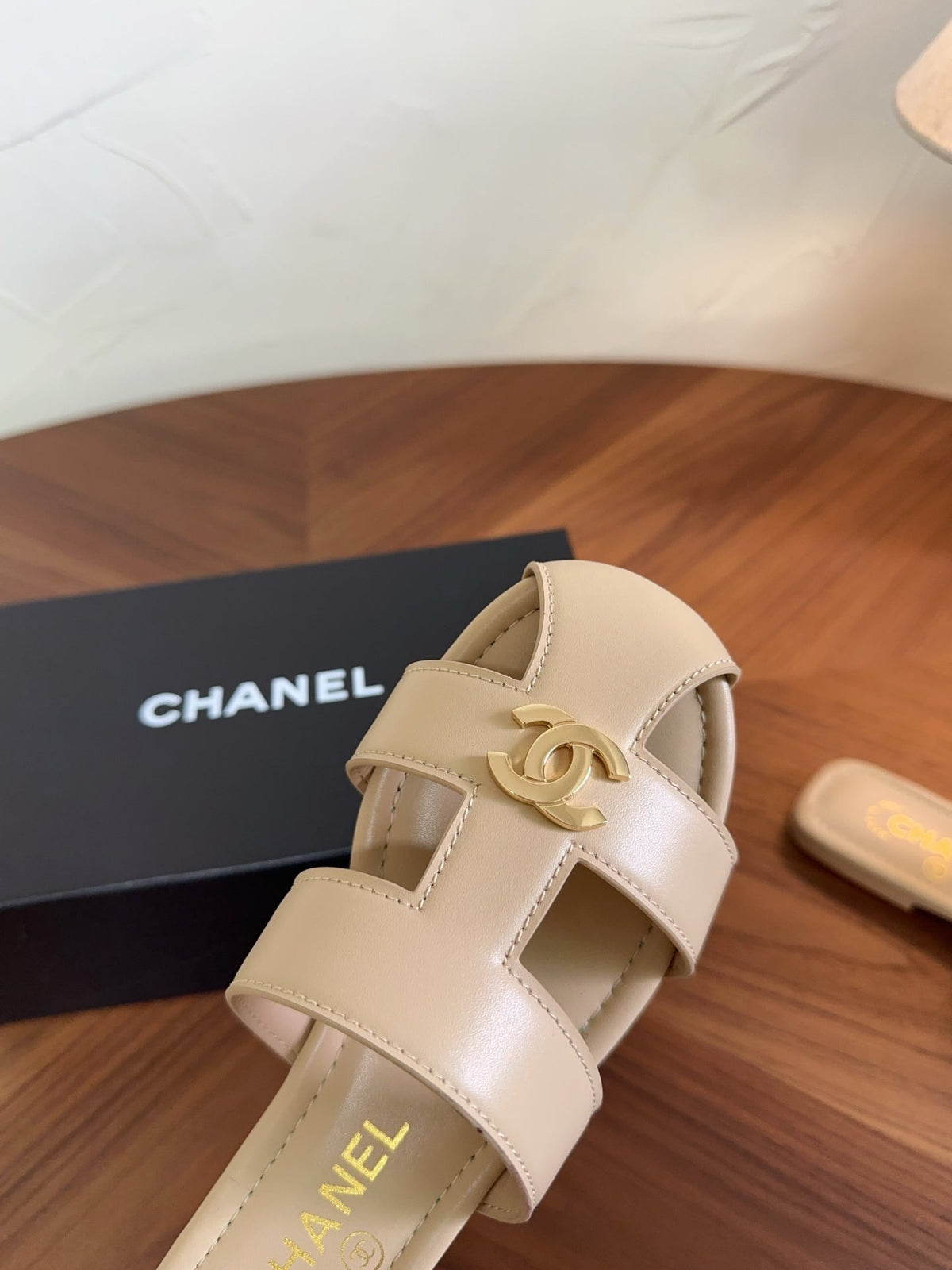CC 26s Slipper Beige Lambskin 827259