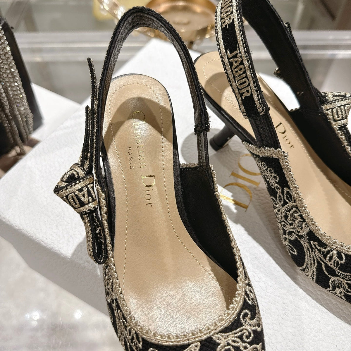 CD 26 Slingback Metallic Floral Embroidery 45mm Black Gold Tweed 592235