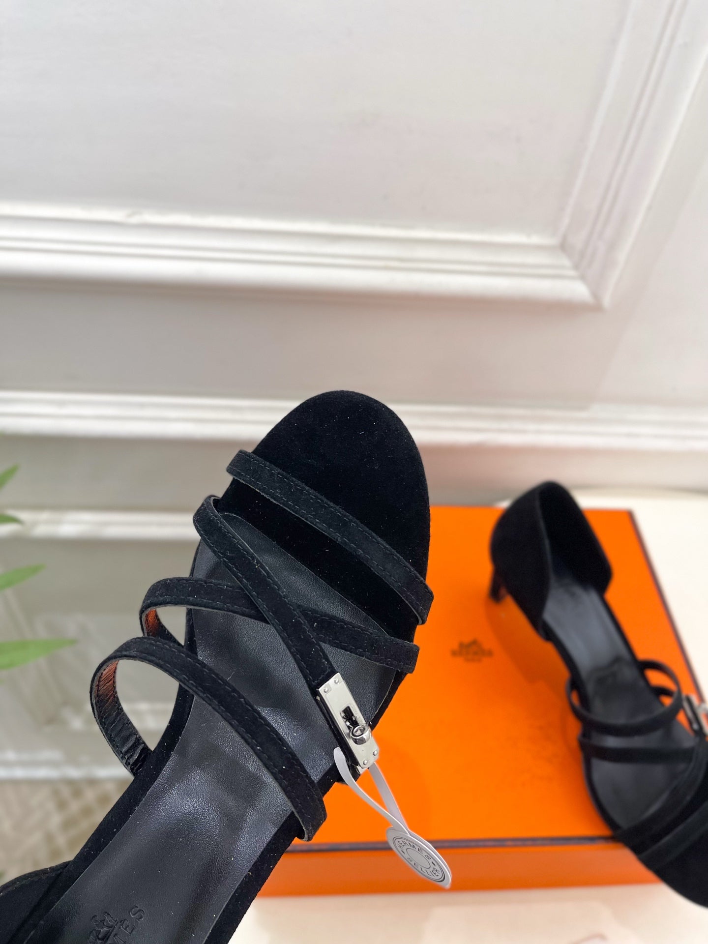 HM Lipstick 65 Sandals Black Suede 536142