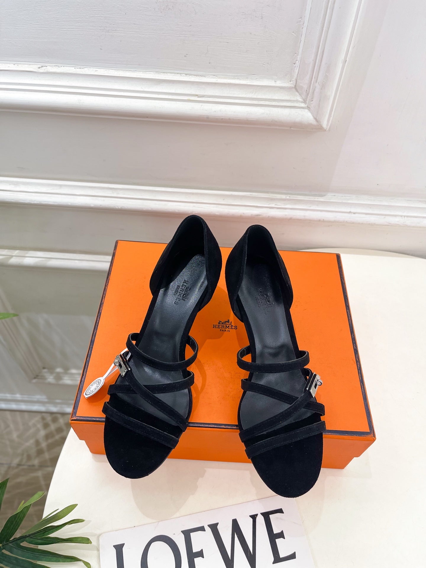 HM Lipstick 65 Sandals Black Suede 536142