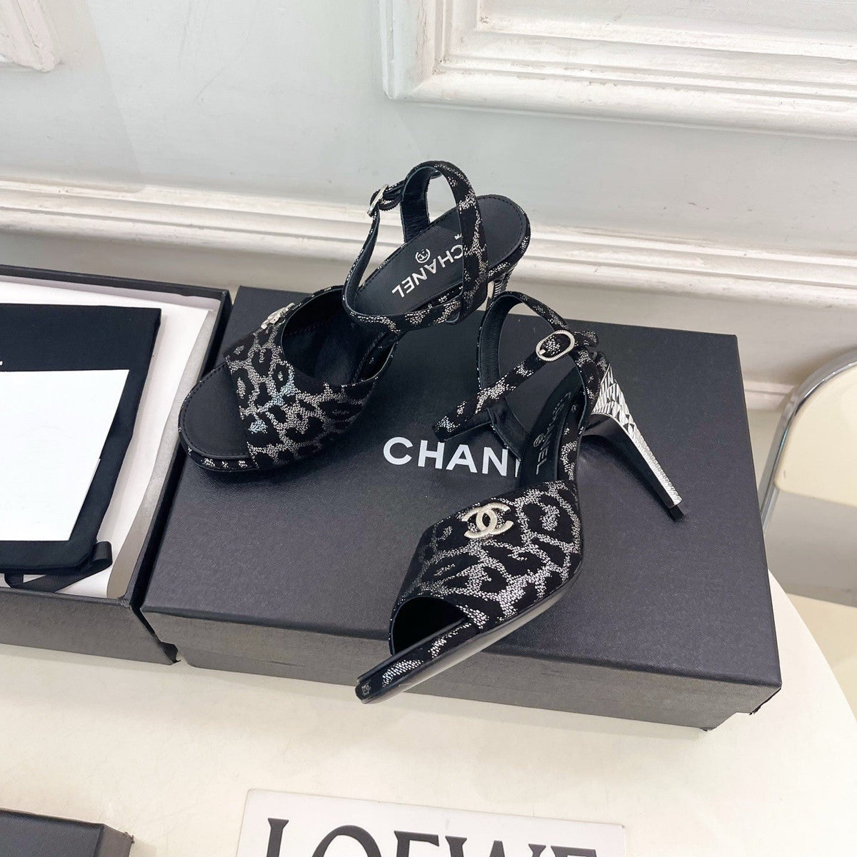 CC 26s Métiers d'Art Mary Jane Sandals 9cm Sliver Leopard Glitter Fabric Leather 946928