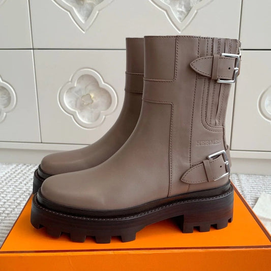 HM JAIME ANKLE BOOT IN CEDAR BROWN CALFSKIN