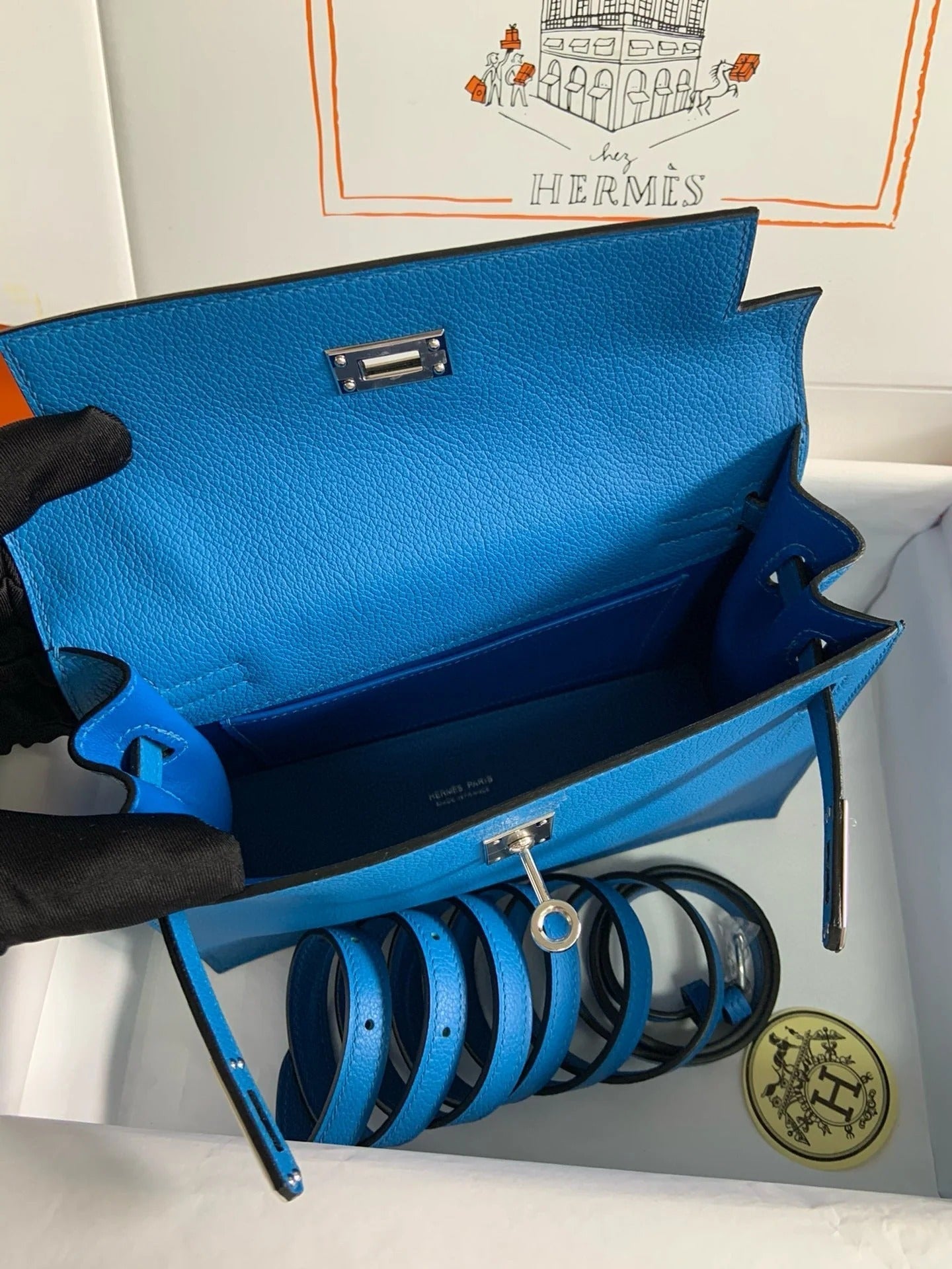 KELLY DANSE 22 EVERCOLOR BLUE IN CALFSKIN SLIVER HARDWARE