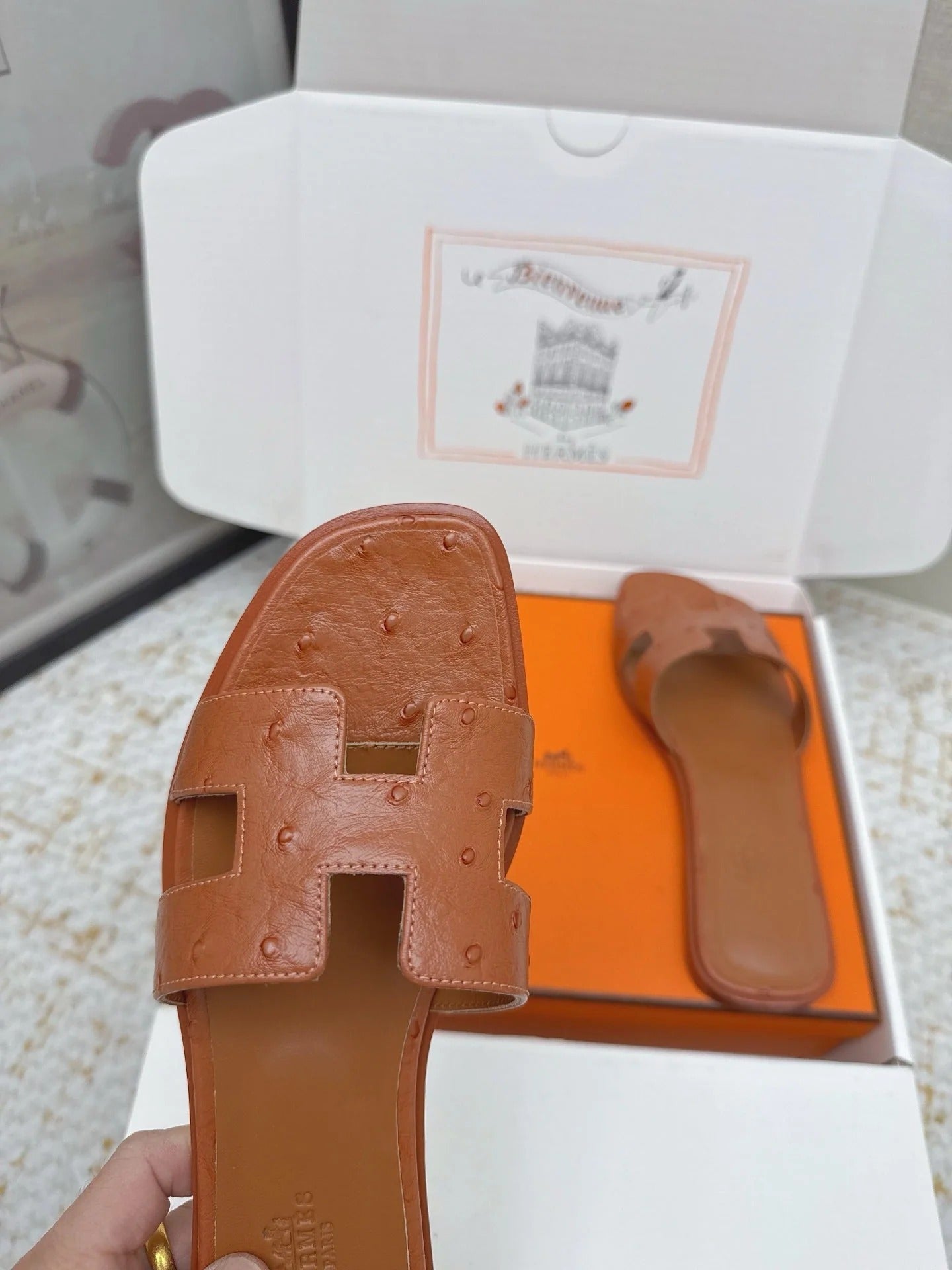 HM 26ss Oran Sandals Brown Ostrich Leather 625092