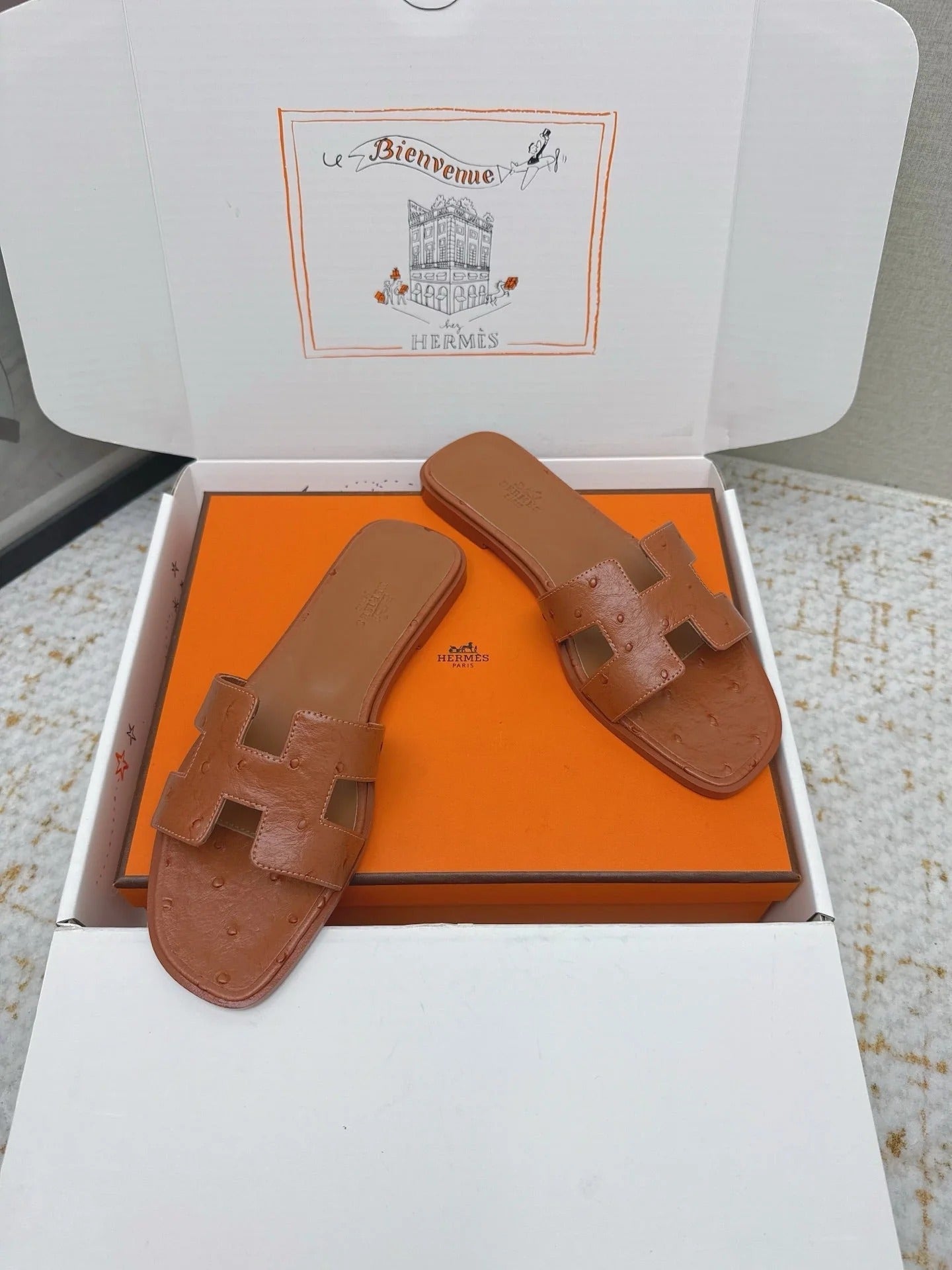 HM 26ss Oran Sandals Brown Ostrich Leather 625092